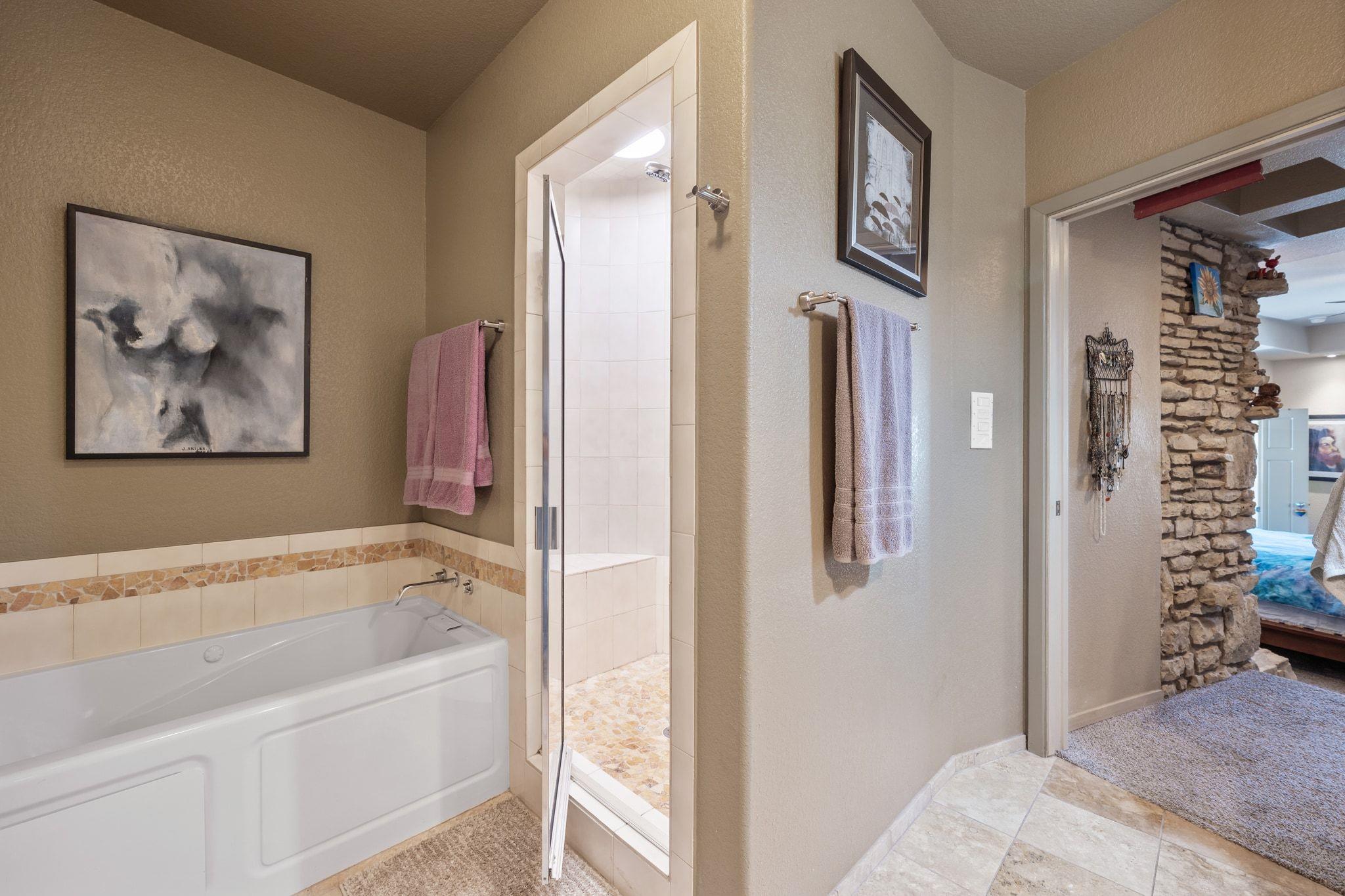 310 Eagles Nest Dr, Wimberley, TX 78676