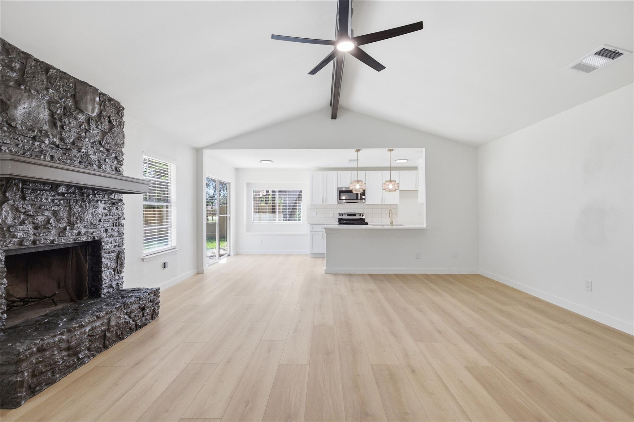 600 County Glen St, Leander, TX 78641