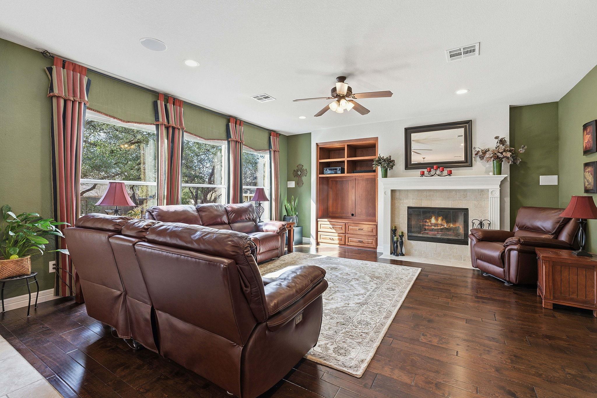 9916 Royal New Kent Dr, Austin, TX 78717