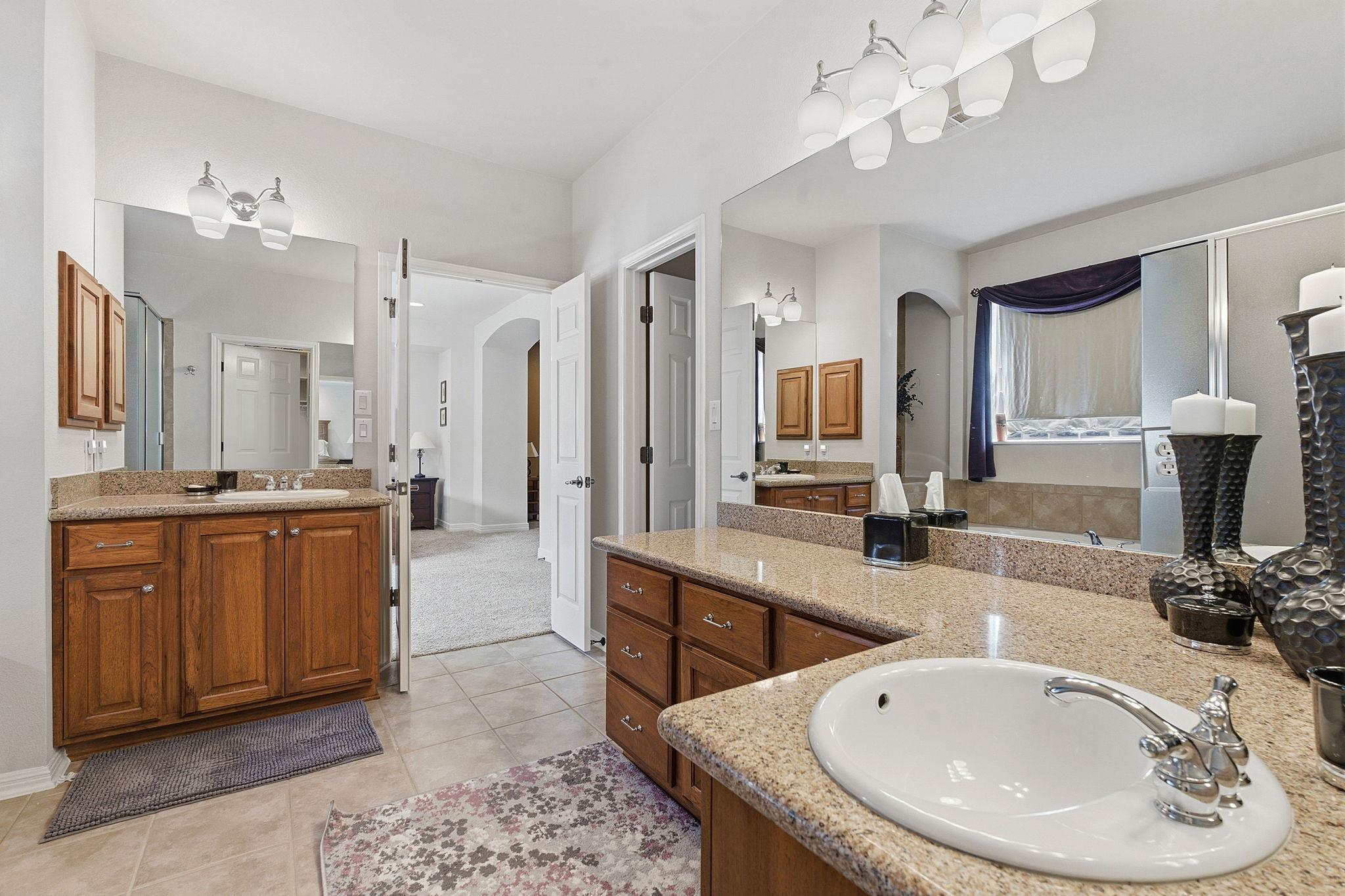 9916 Royal New Kent Dr, Austin, TX 78717