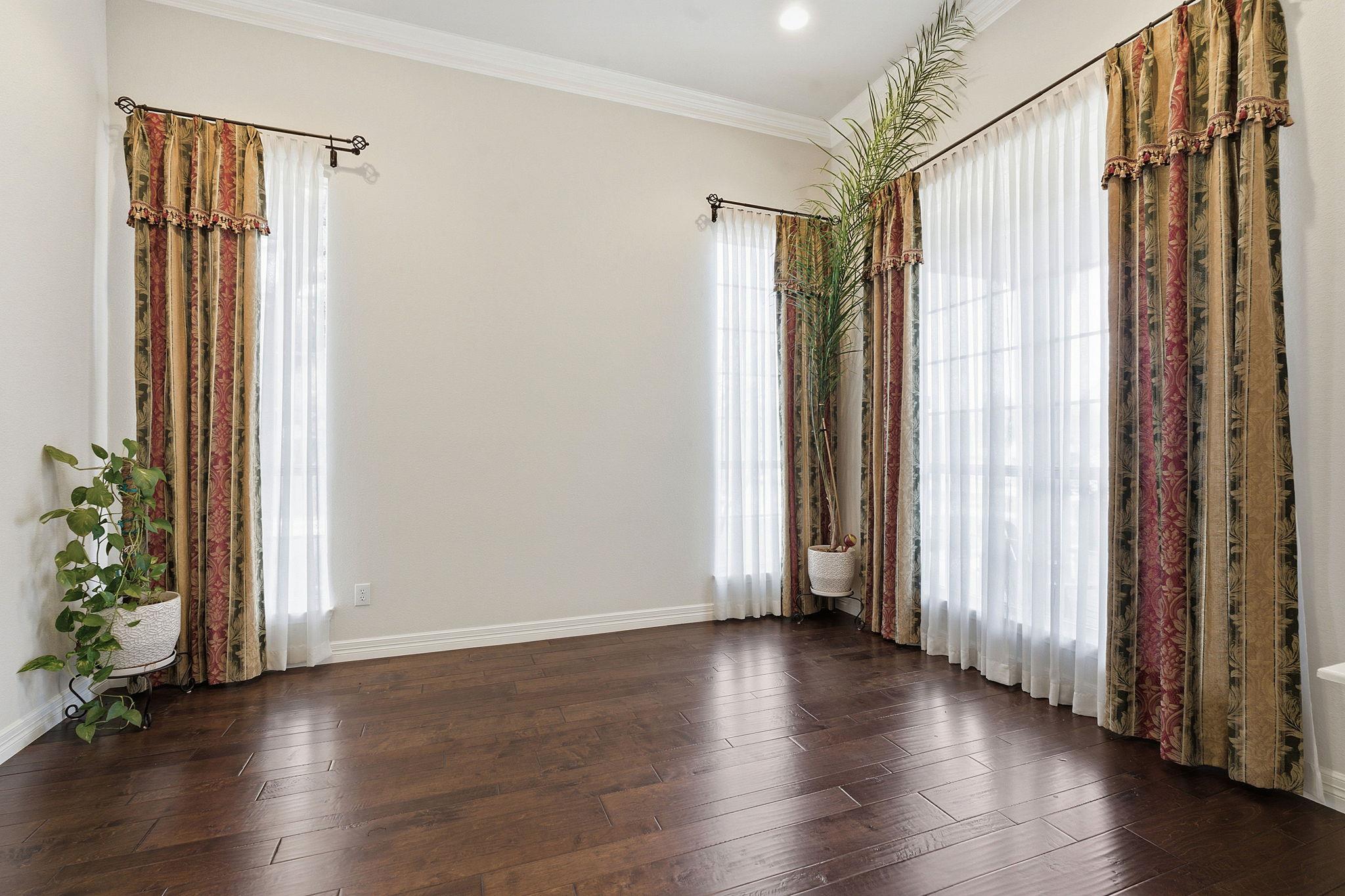 9916 Royal New Kent Dr, Austin, TX 78717