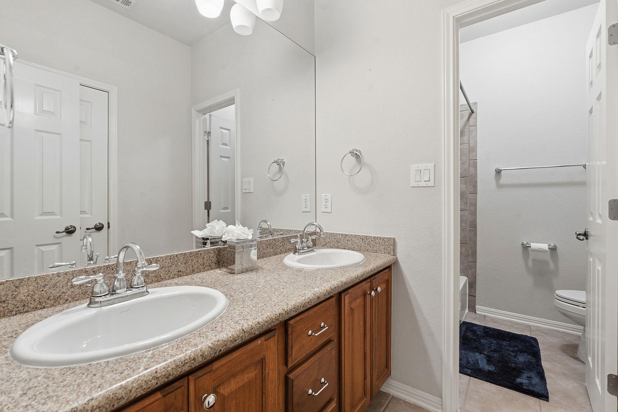 9916 Royal New Kent Dr, Austin, TX 78717