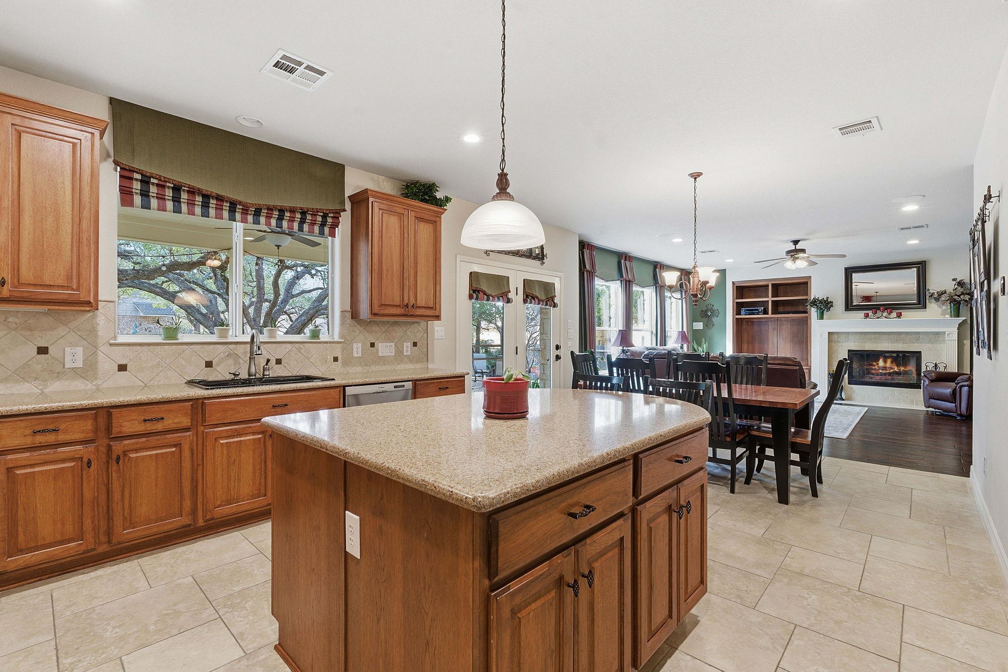 9916 Royal New Kent Dr, Austin, TX 78717