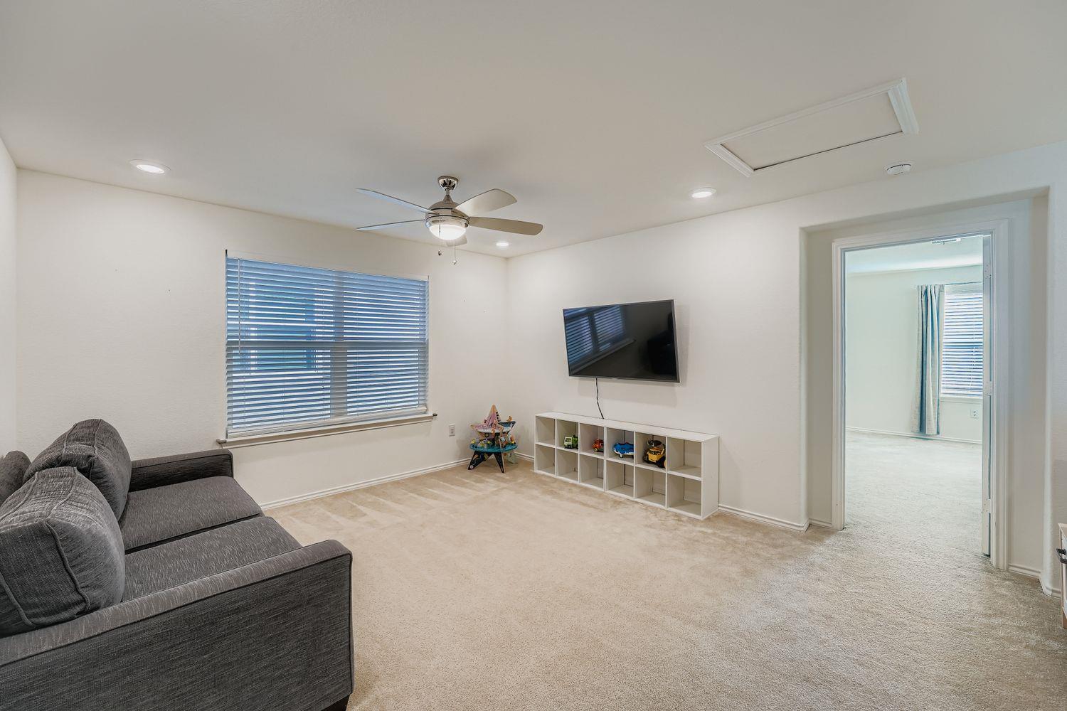 6313 Carriage Pines Dr, Del Valle, TX 78617