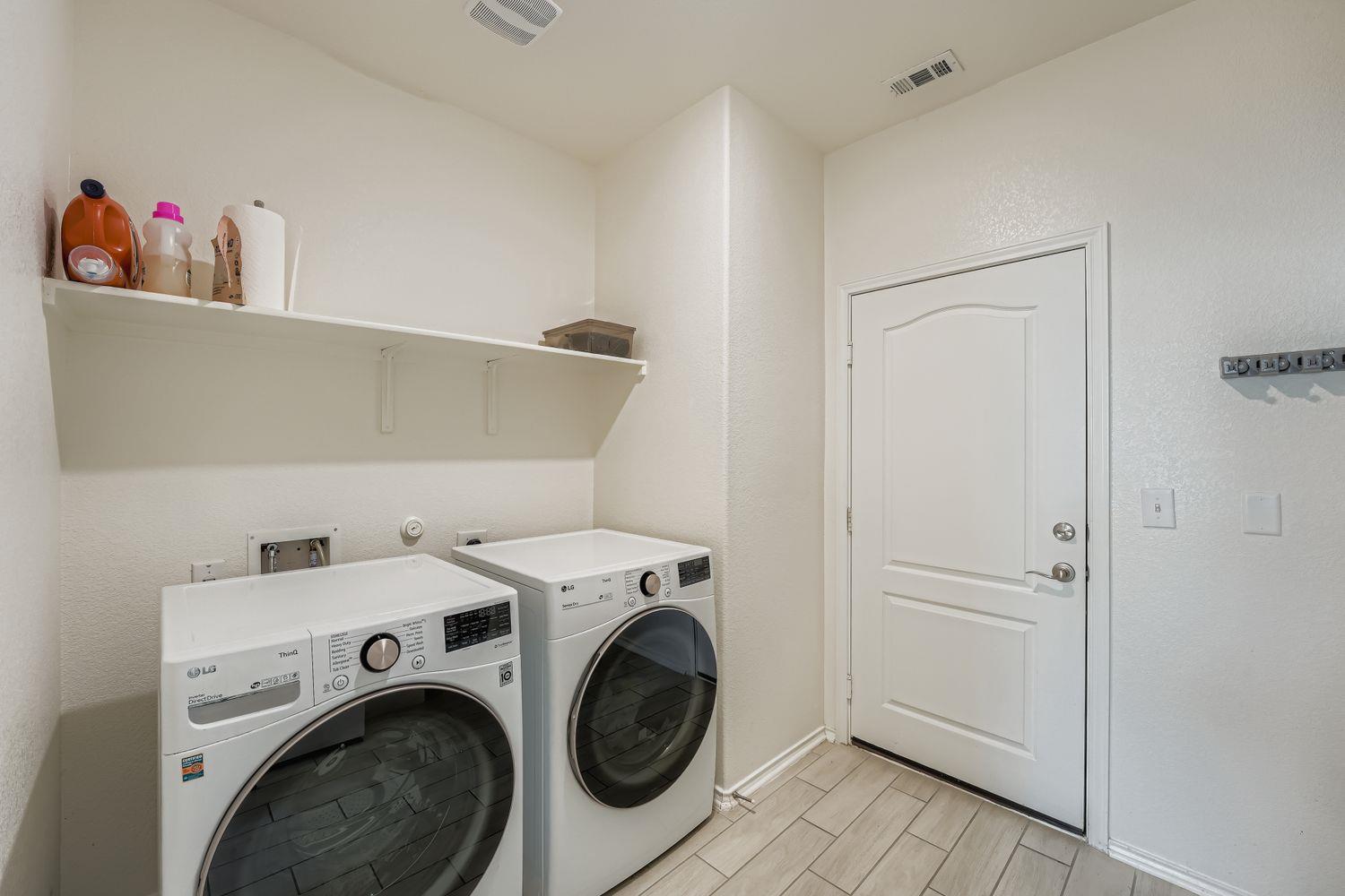 6313 Carriage Pines Dr, Del Valle, TX 78617