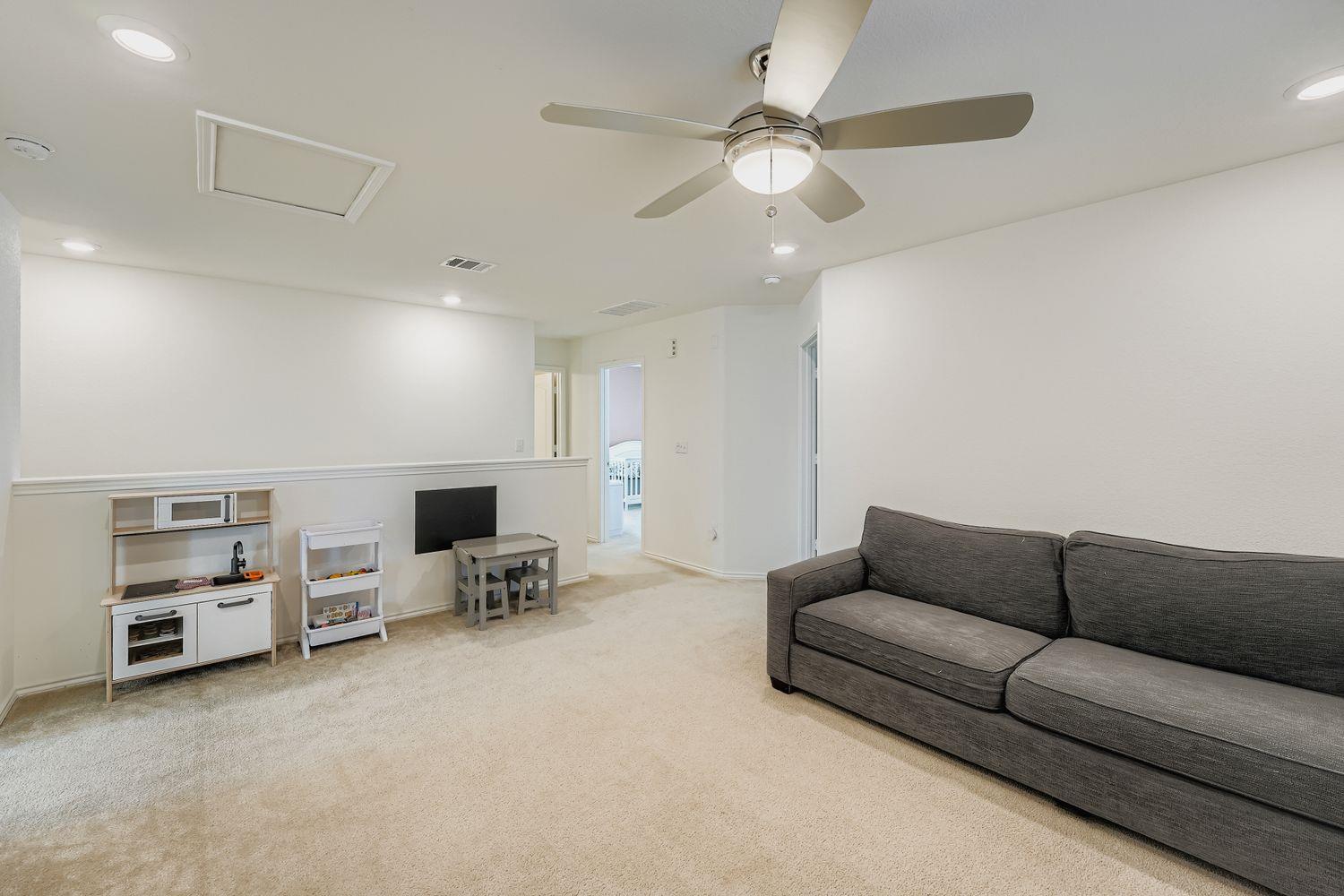 6313 Carriage Pines Dr, Del Valle, TX 78617