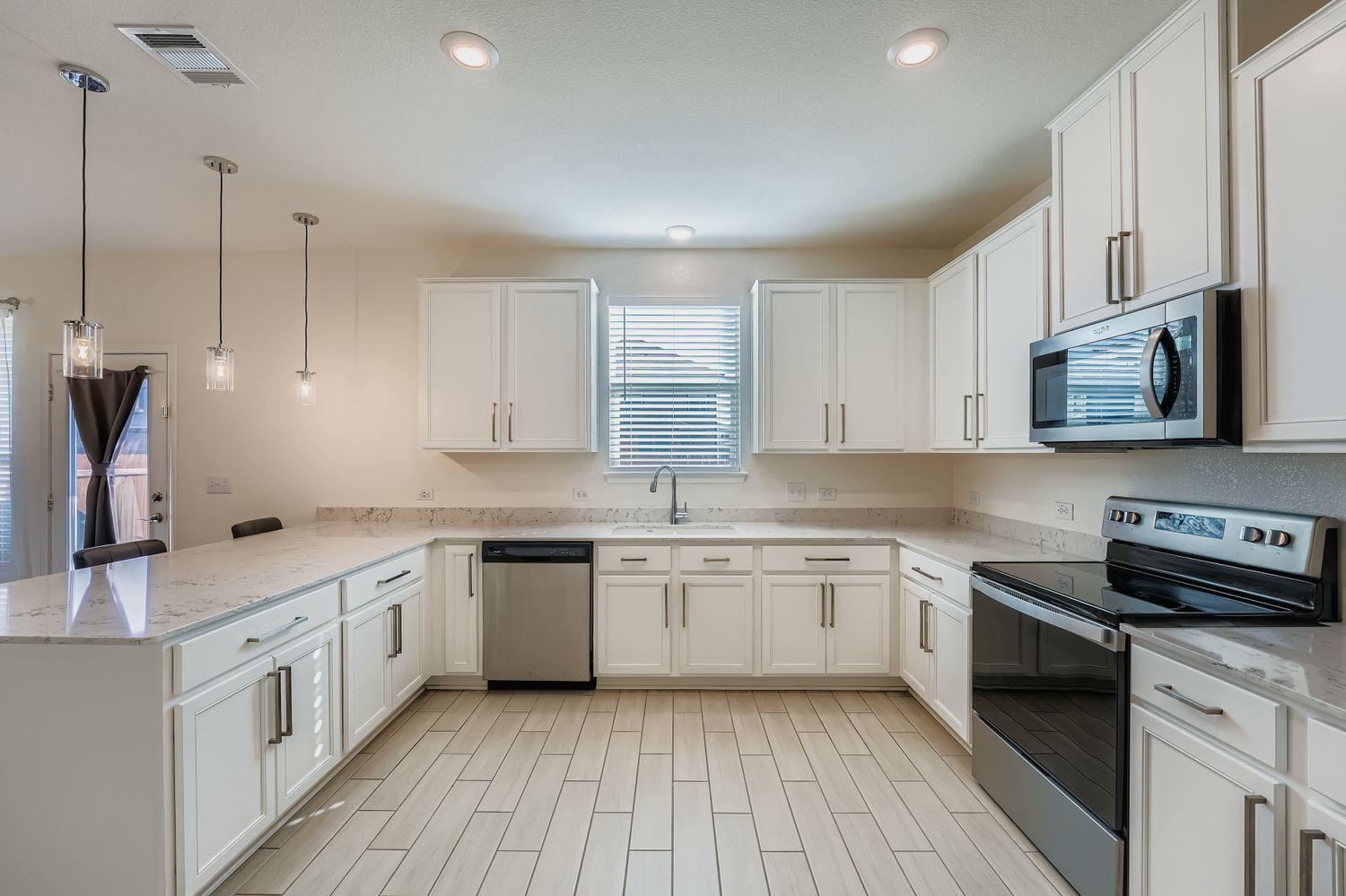 6313 Carriage Pines Dr, Del Valle, TX 78617