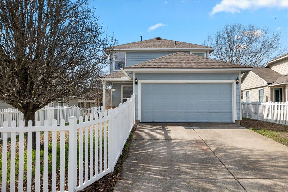 684 Hogan, Kyle, TX 78640