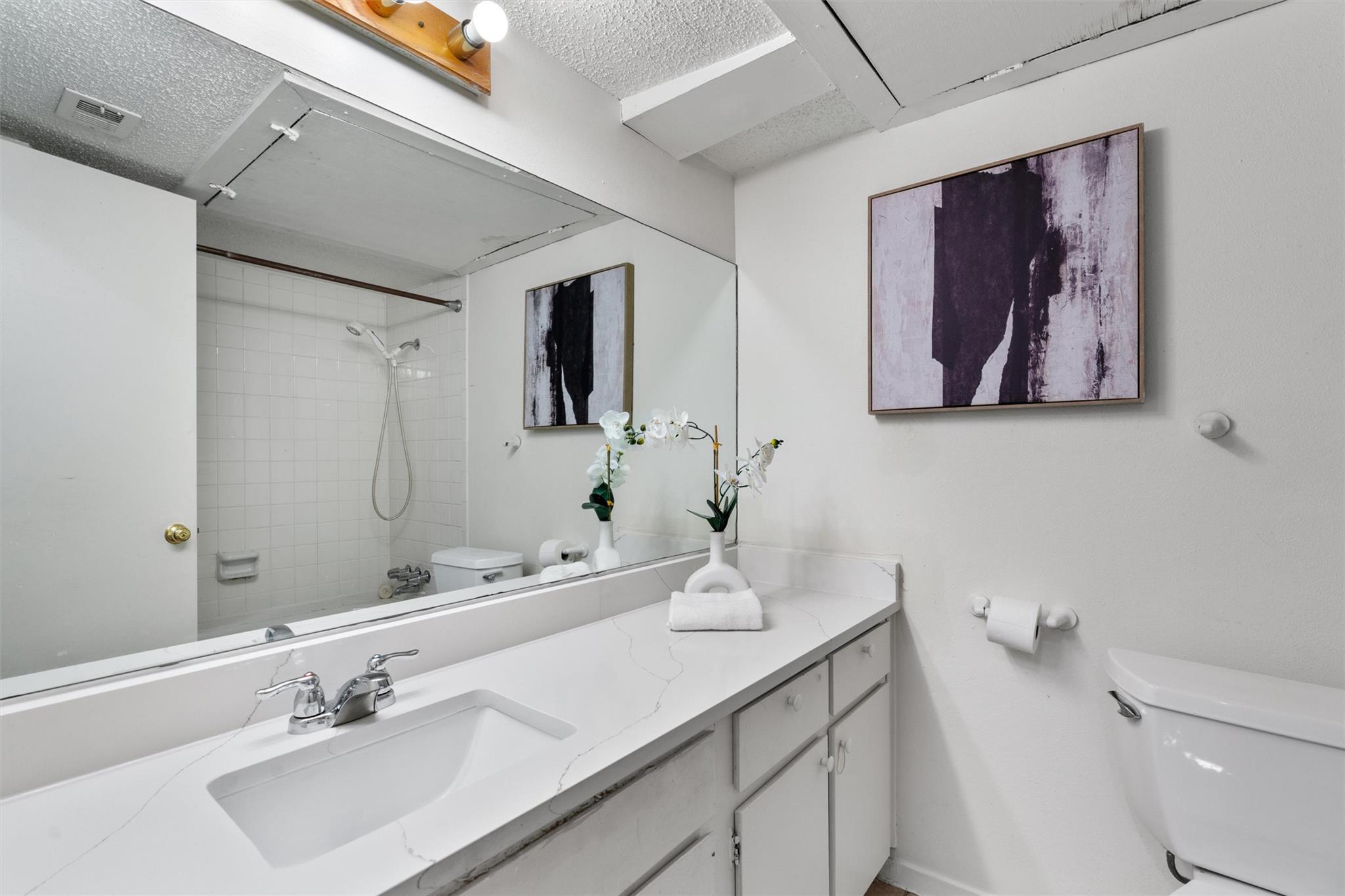 6910 Hart Ln # 203, Austin, TX 78731