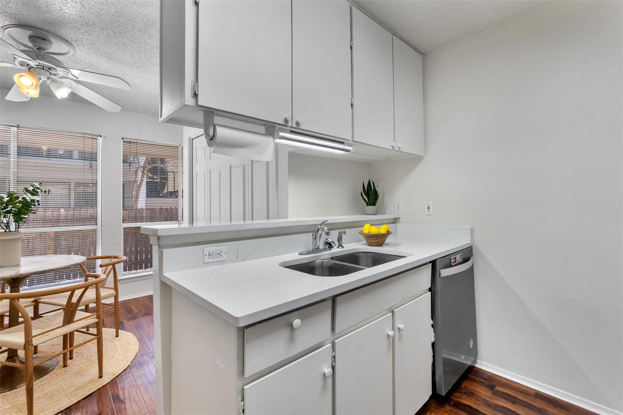 6910 Hart Ln # 203, Austin, TX 78731