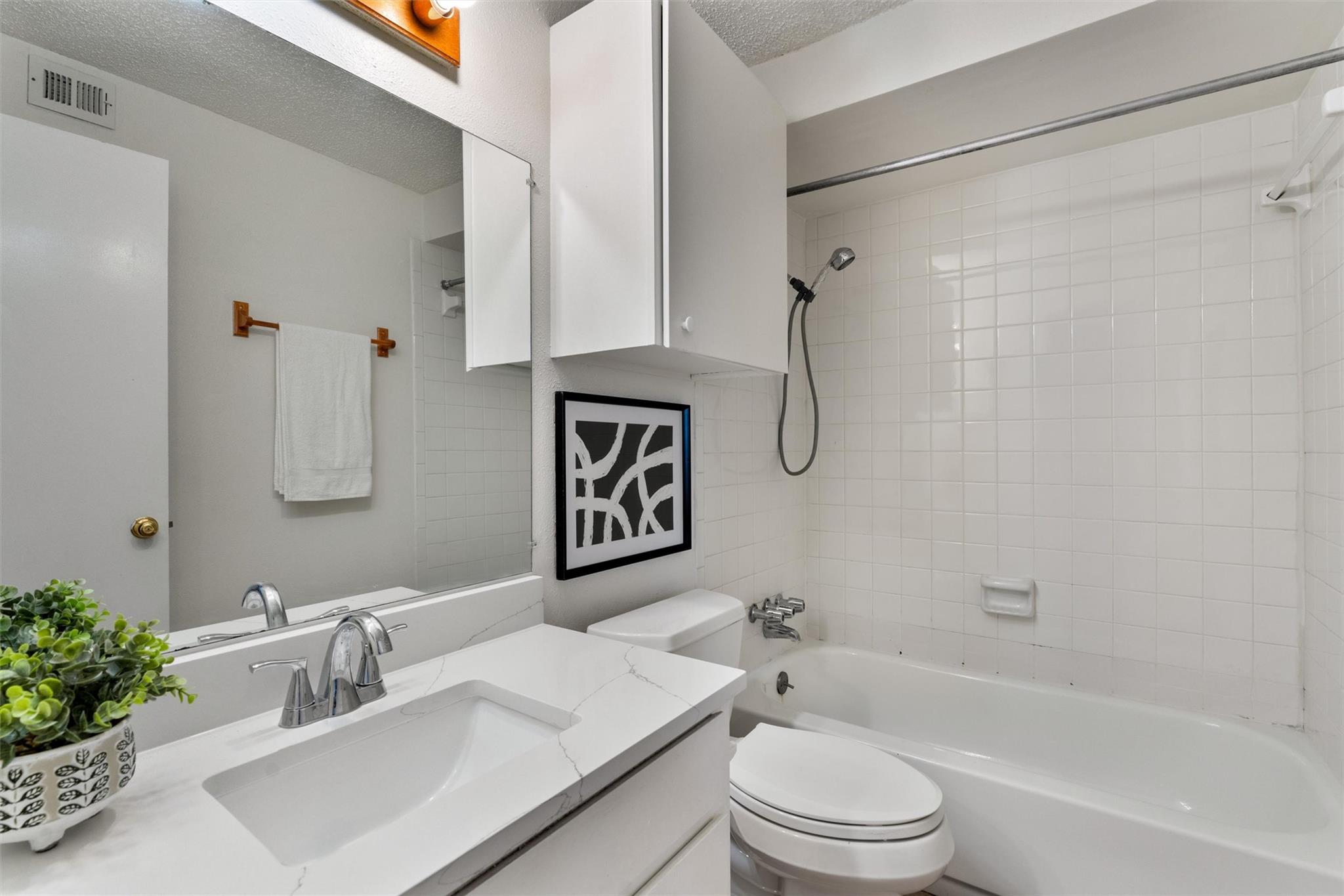 6910 Hart Ln # 203, Austin, TX 78731