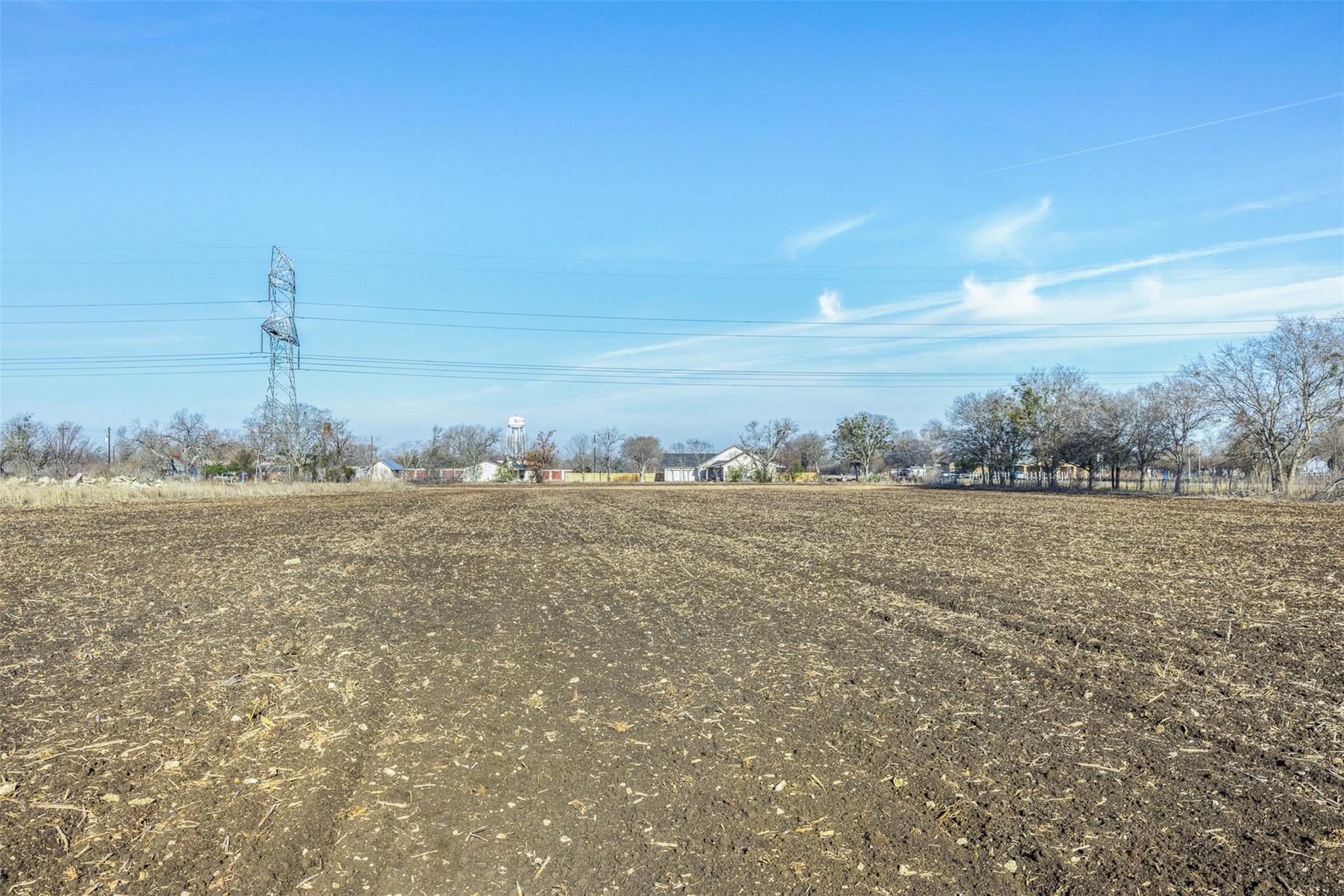 600 NW River Rd, Martindale, TX 78655