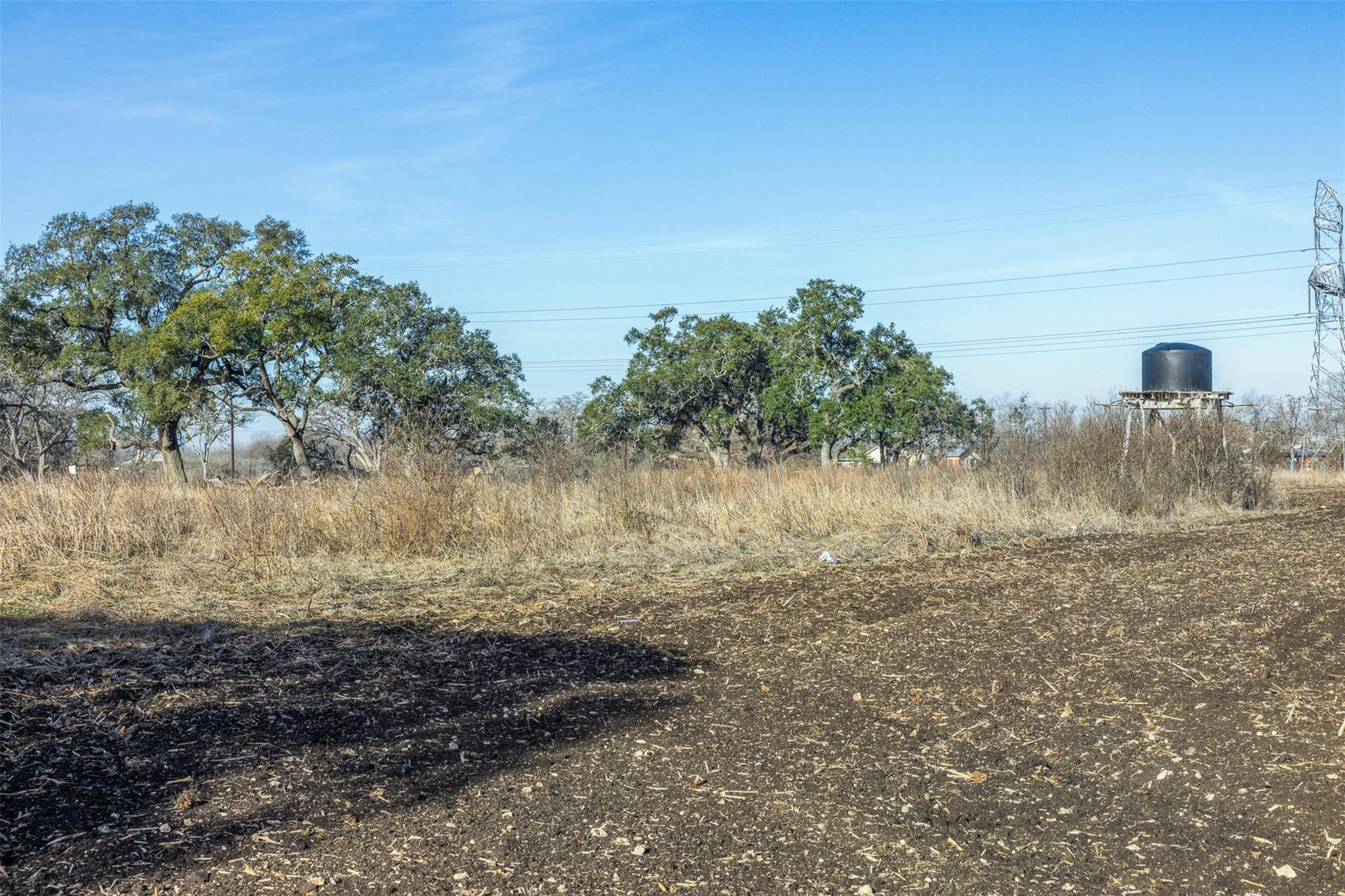 600 NW River Rd, Martindale, TX 78655