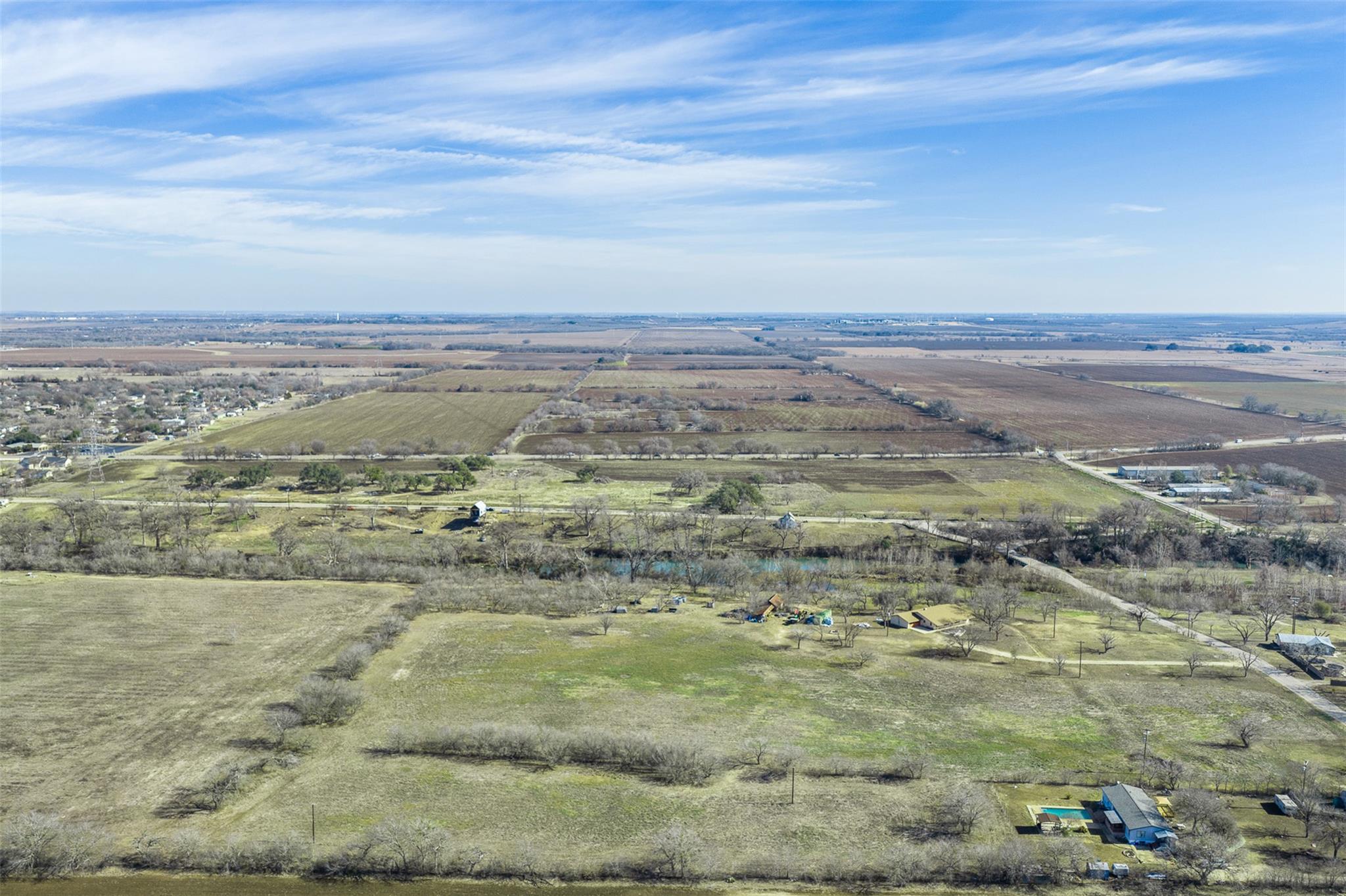 600 NW River Rd, Martindale, TX 78655