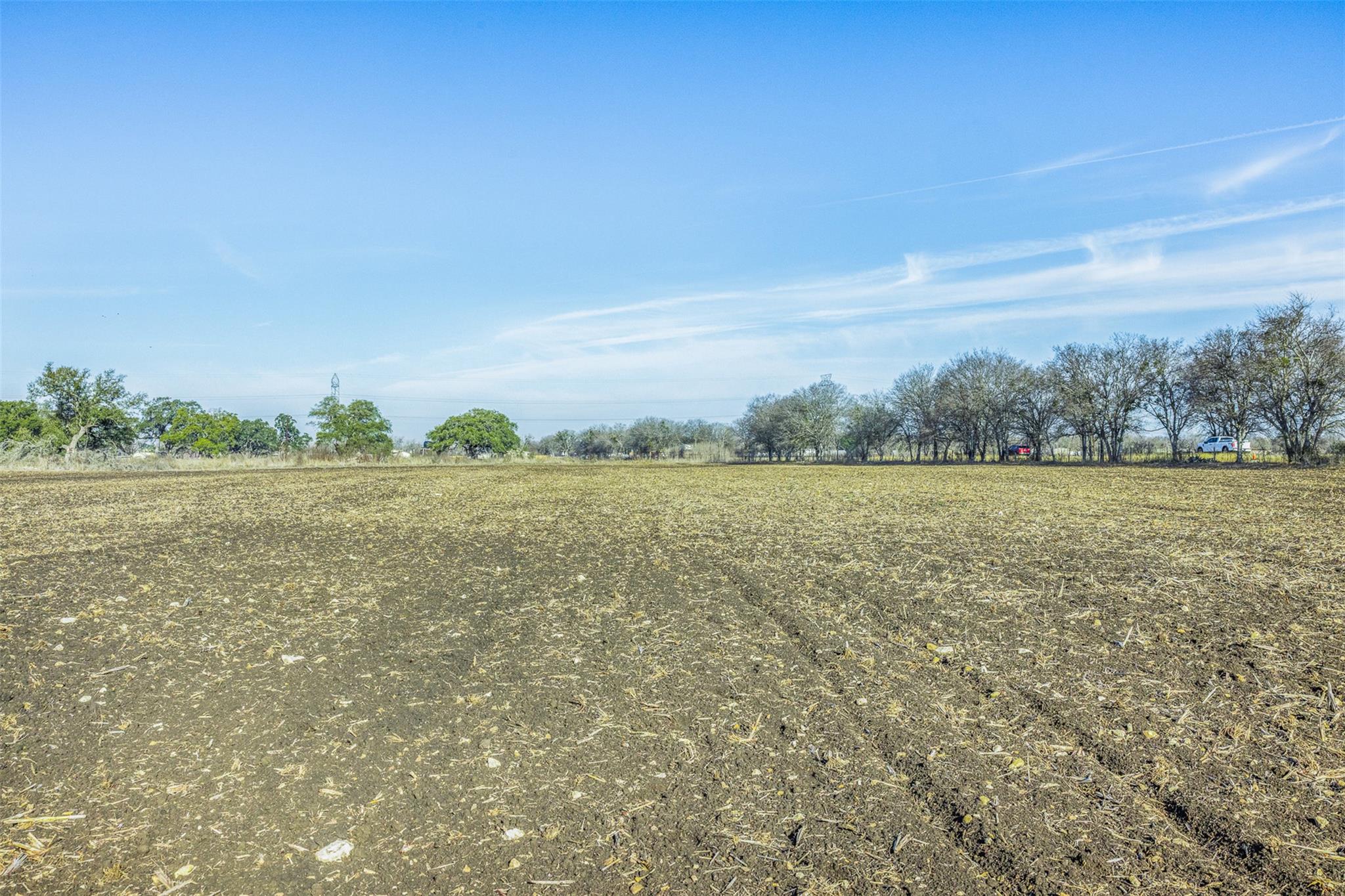 600 NW River Rd, Martindale, TX 78655