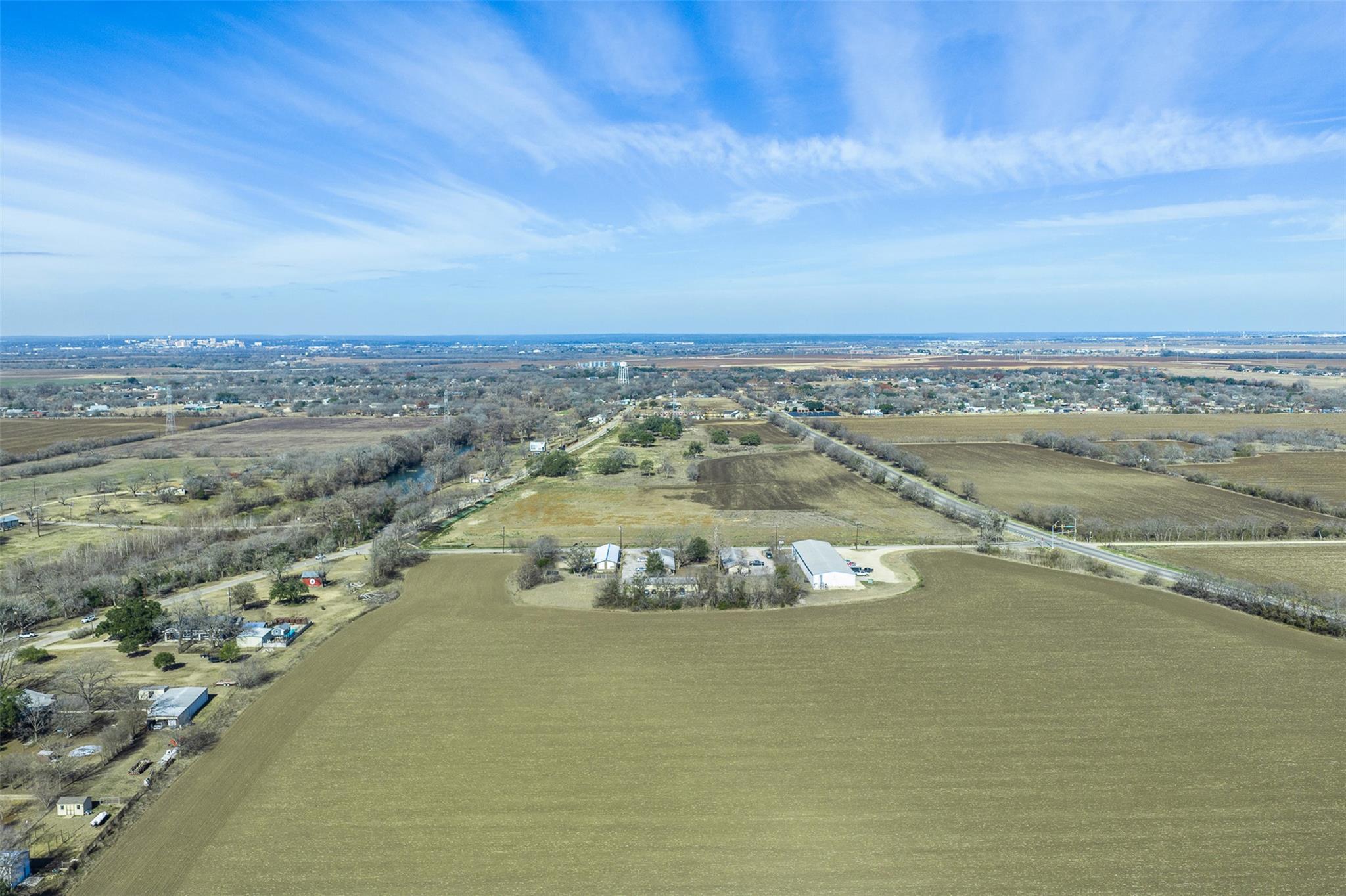 600 NW River Rd, Martindale, TX 78655