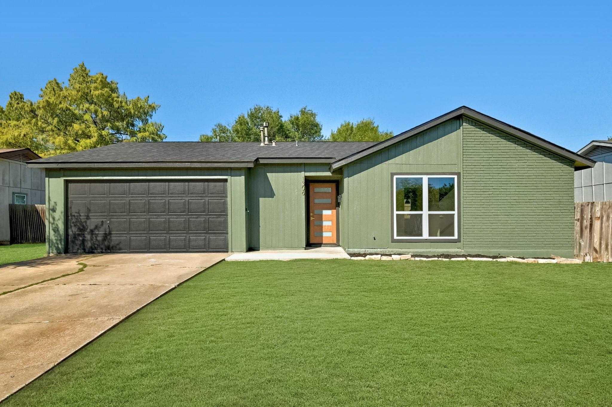 1306 Green Downs Dr, Round Rock, TX 78664