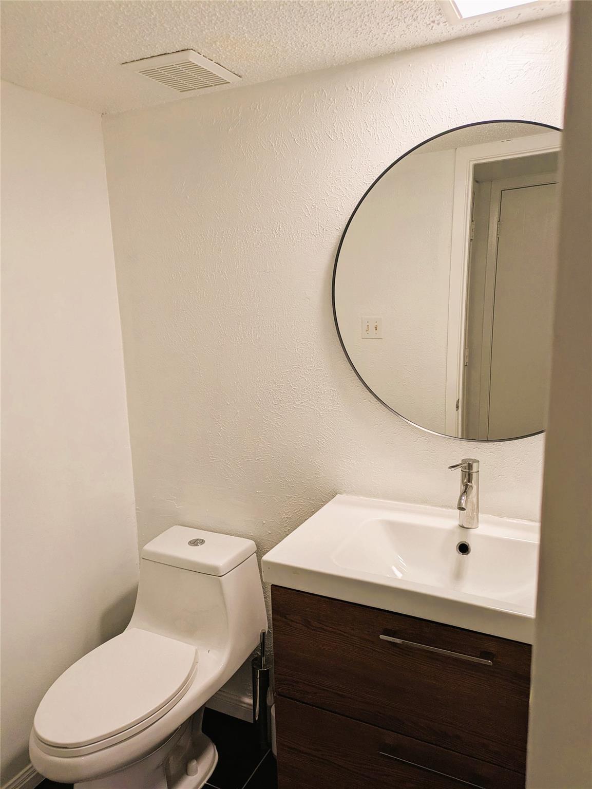 8901 Trone Cir # C, Austin, TX 78758