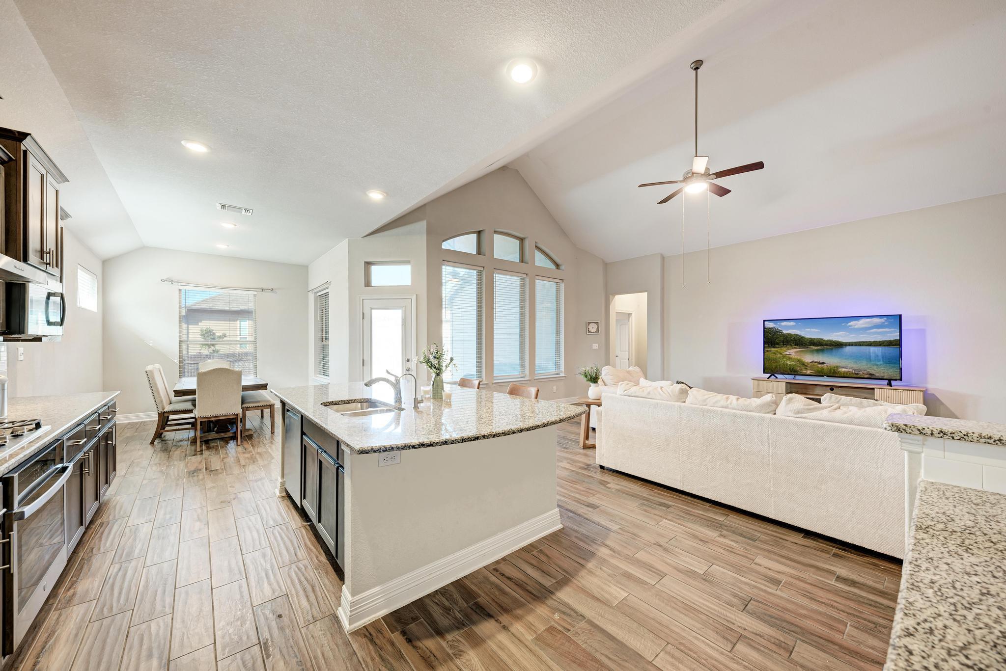 198 Rough Leaf Dr, Buda, TX 78610