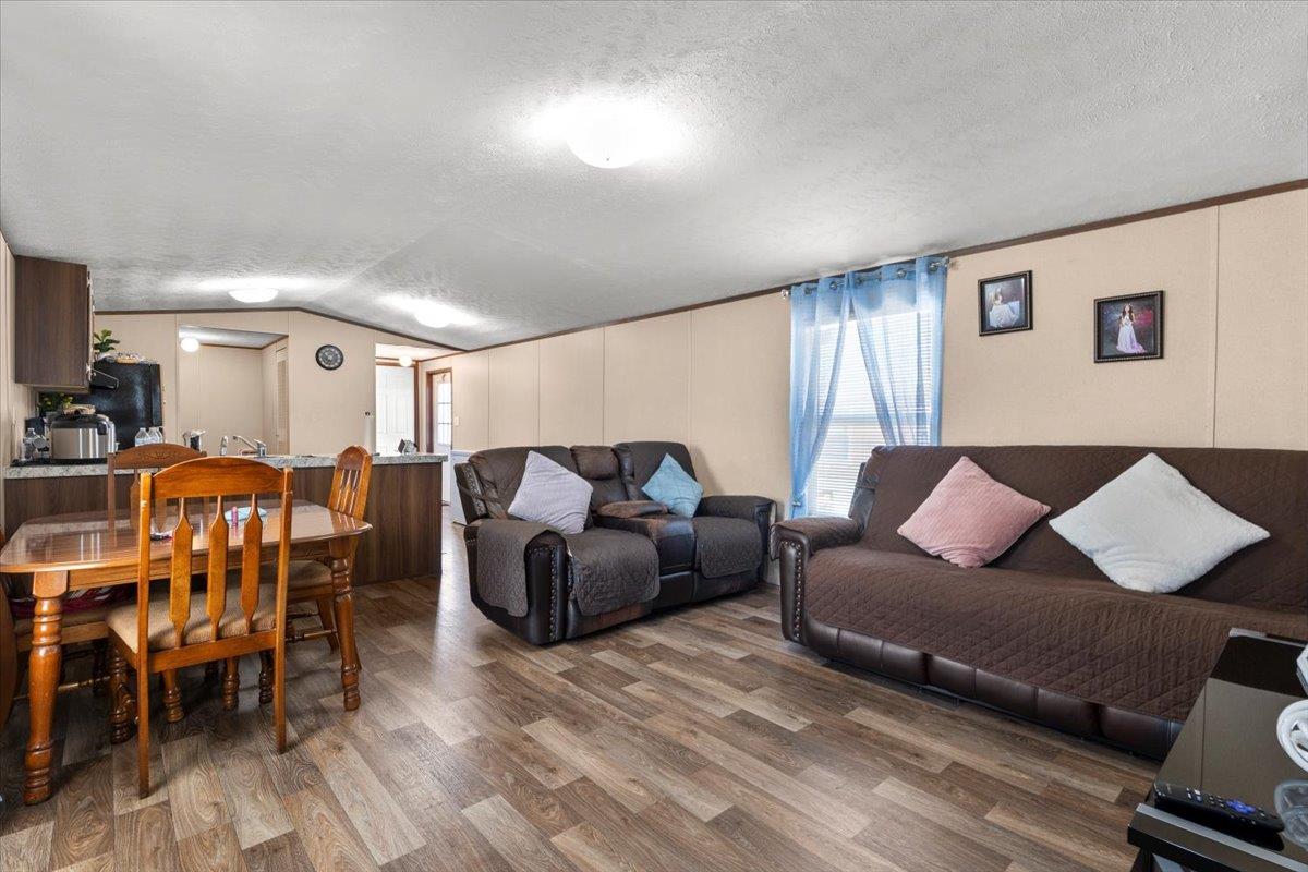 341 SW Front St, Bartlett, TX 76511