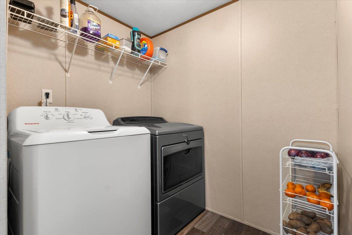 341 SW Front St, Bartlett, TX 76511