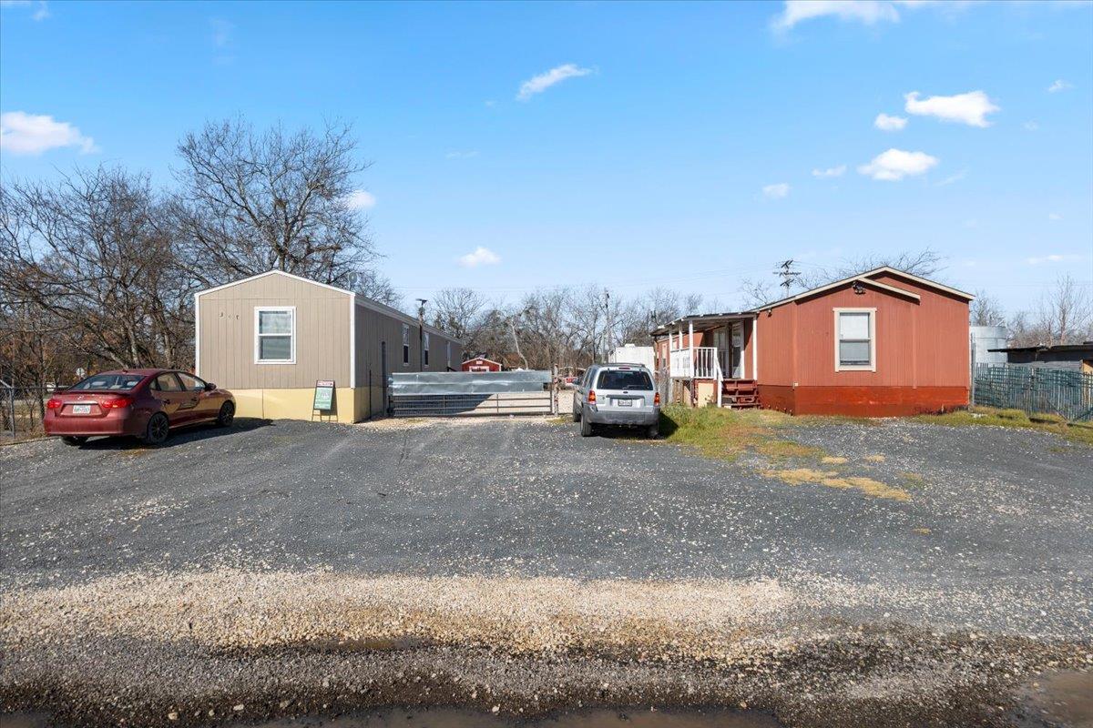 341 SW Front St, Bartlett, TX 76511