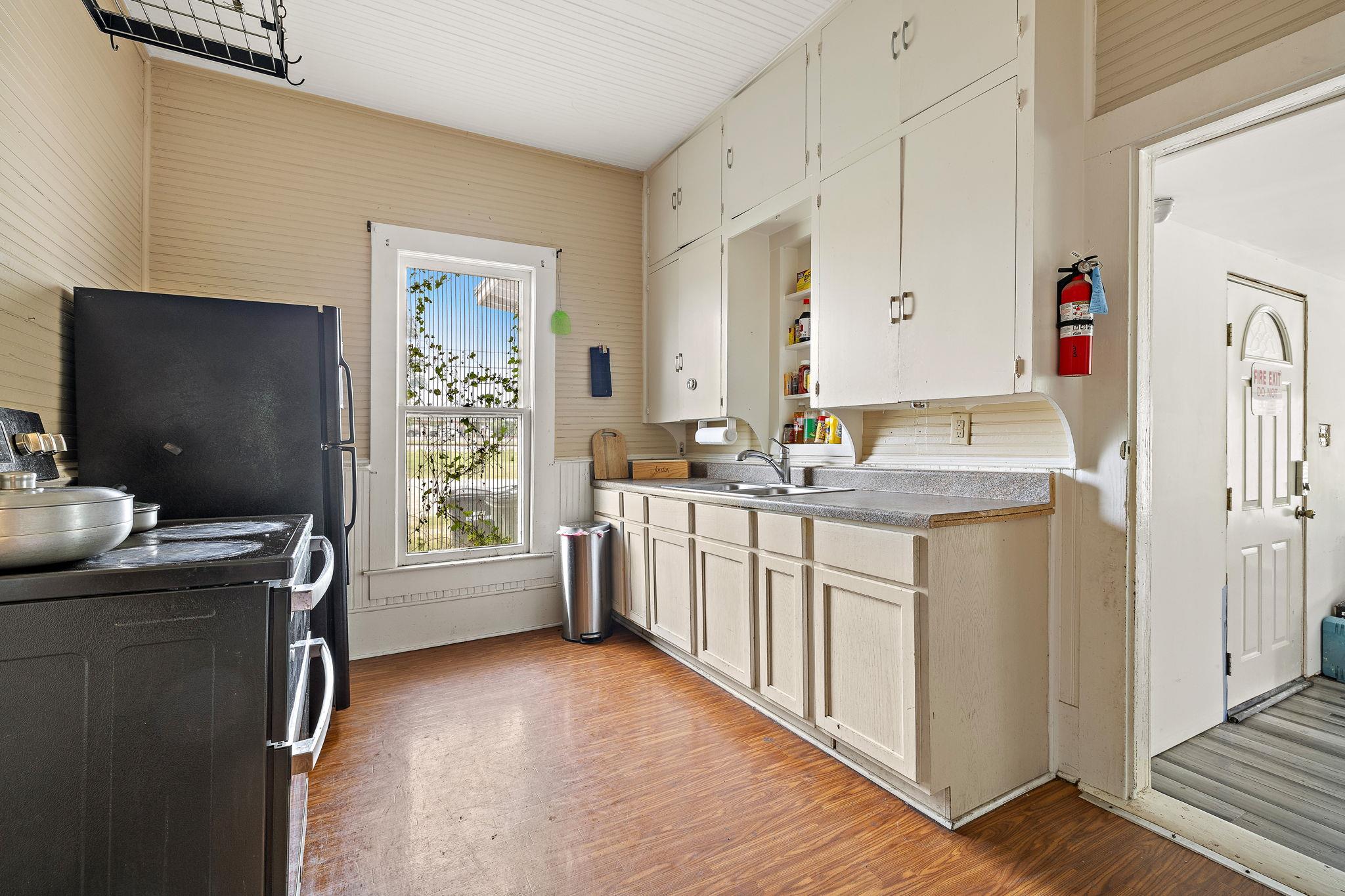 103 E Willis St, Leander, TX 78641