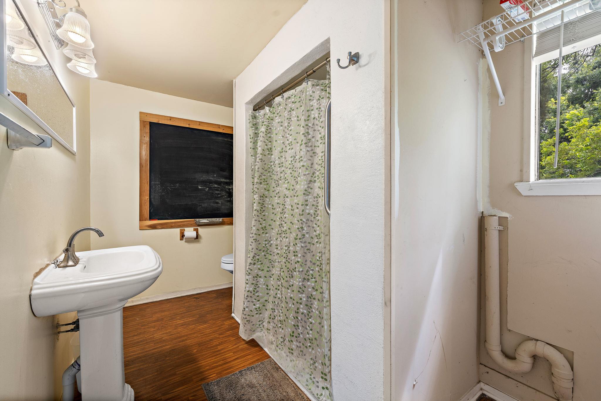 103 E Willis St, Leander, TX 78641