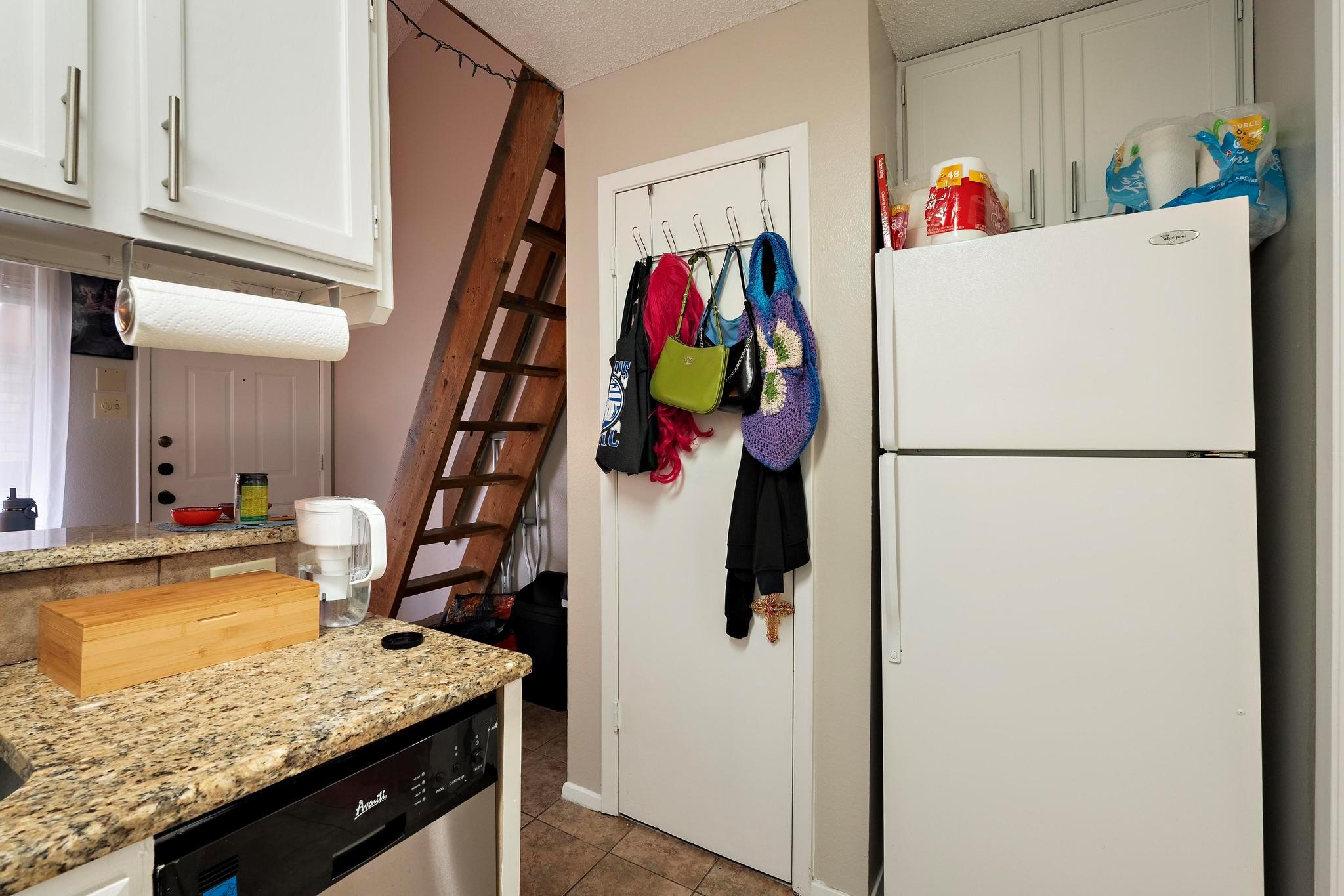 2210 Pearl St # 305, Austin, TX 78705