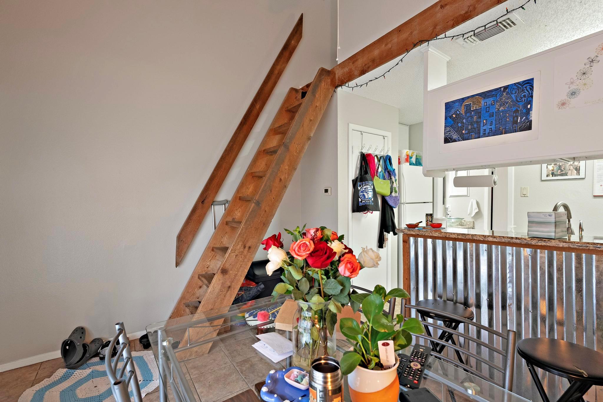 2210 Pearl St # 305, Austin, TX 78705