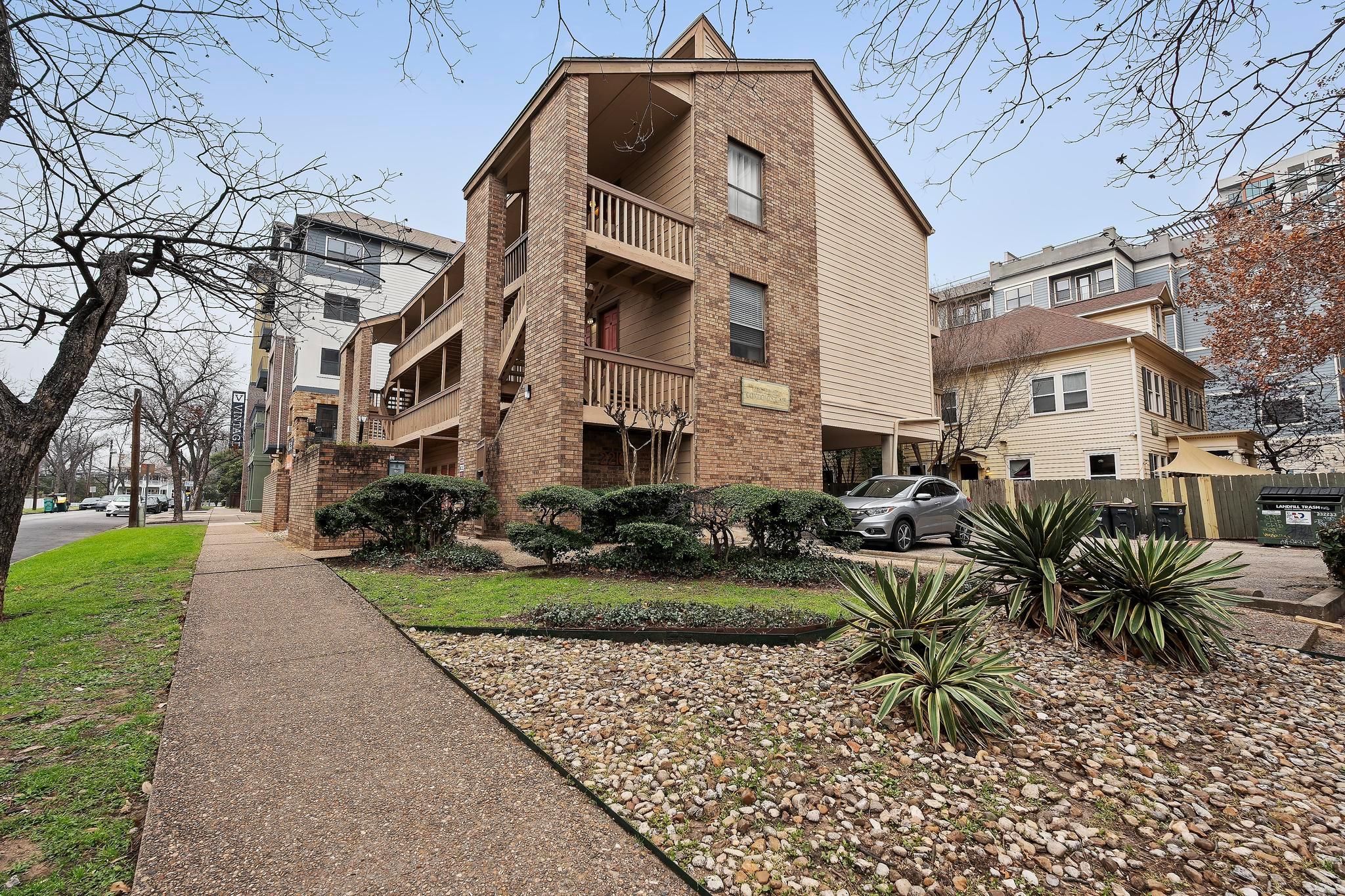 2210 Pearl St # 305, Austin, TX 78705
