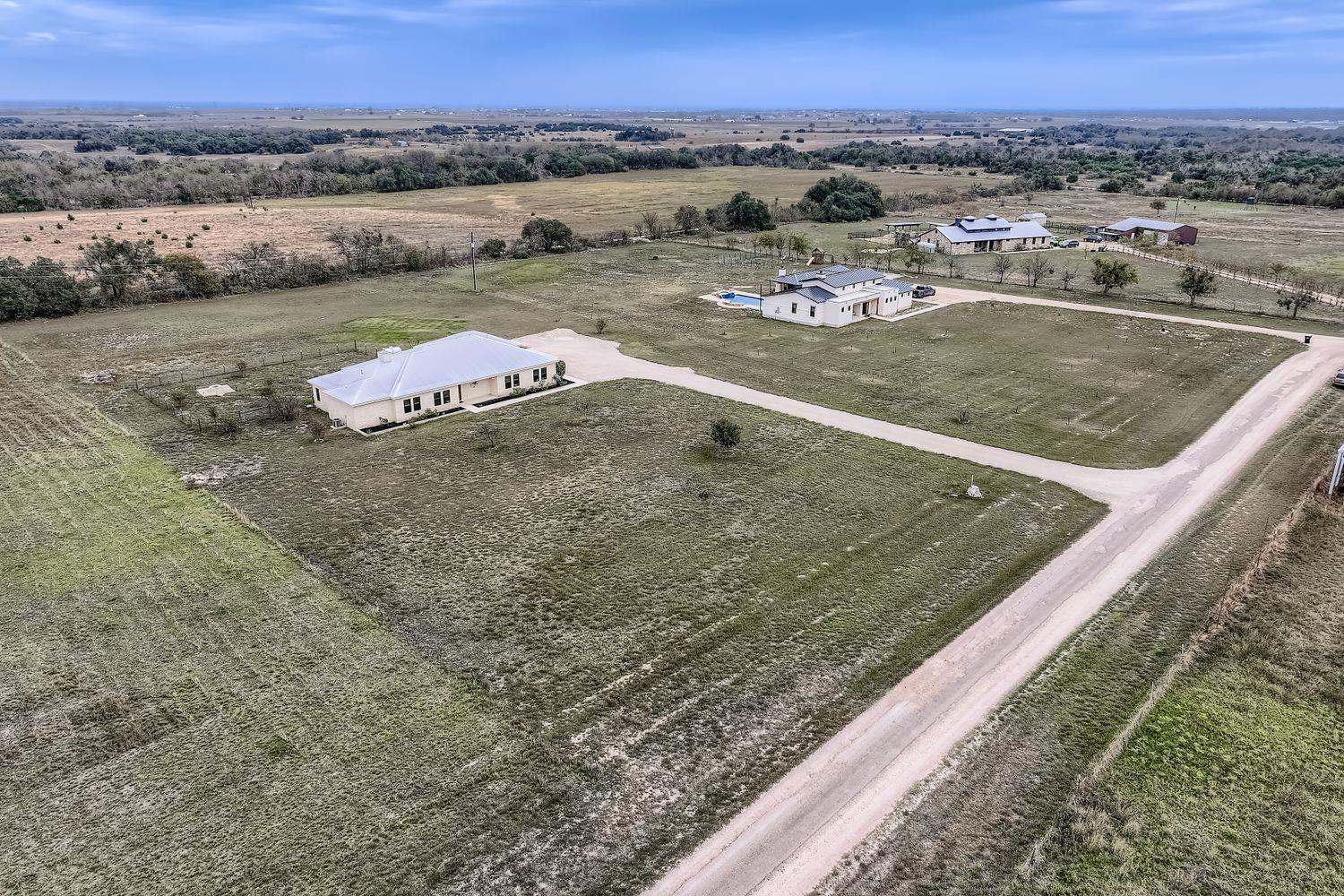 192 Freedom Dr, Georgetown, TX 78626