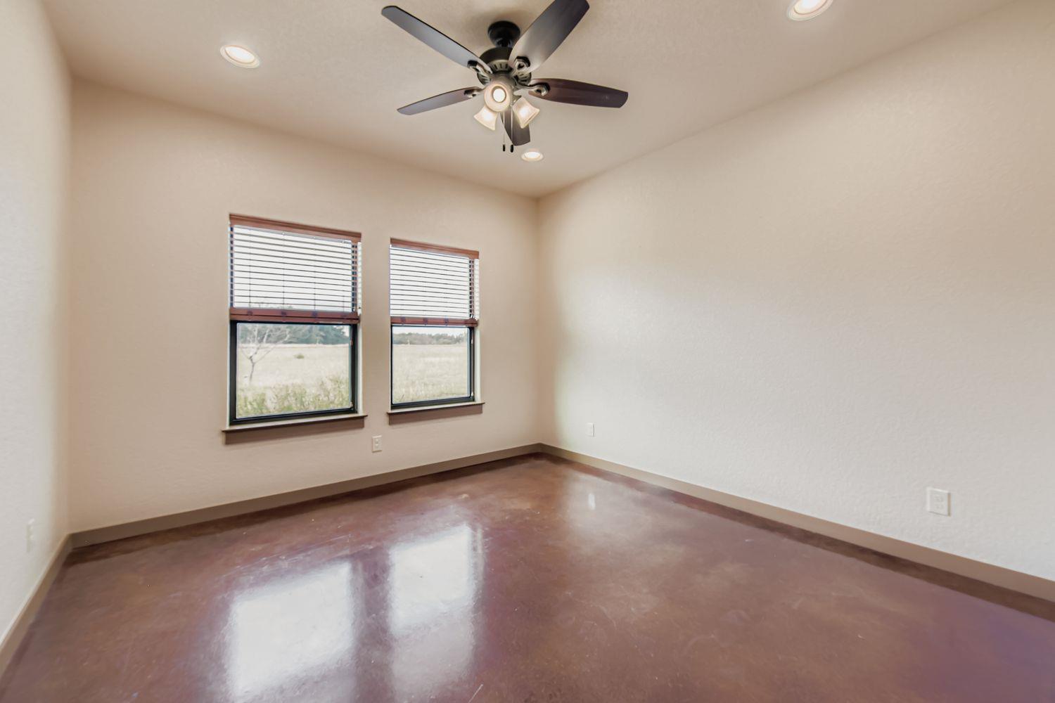 192 Freedom Dr, Georgetown, TX 78626