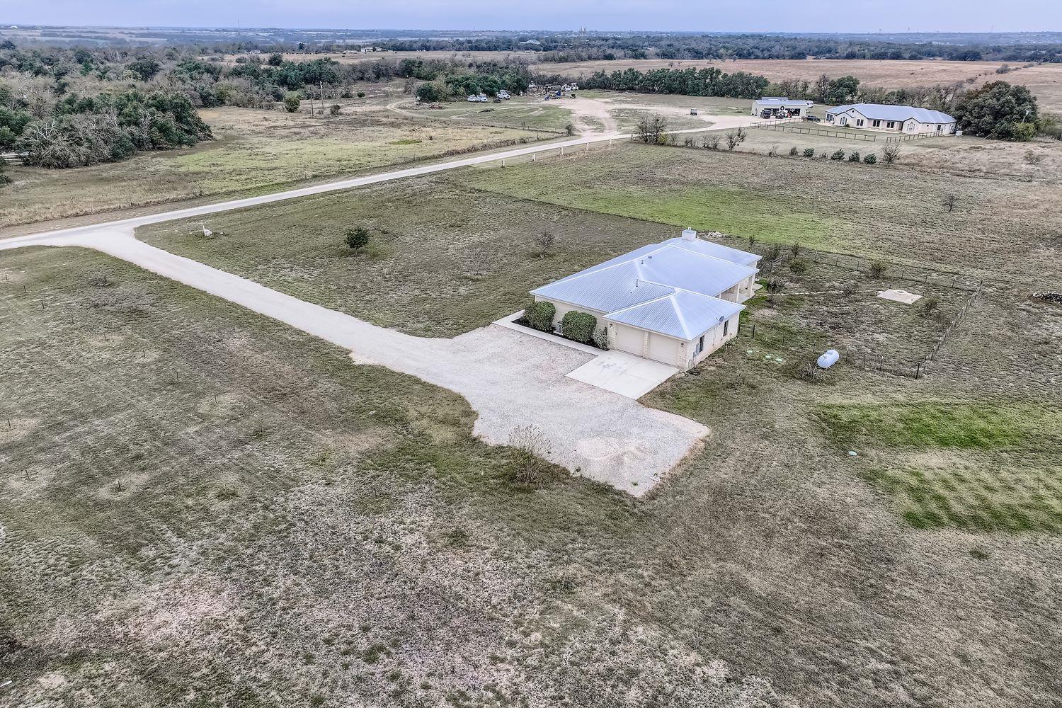 192 Freedom Dr, Georgetown, TX 78626