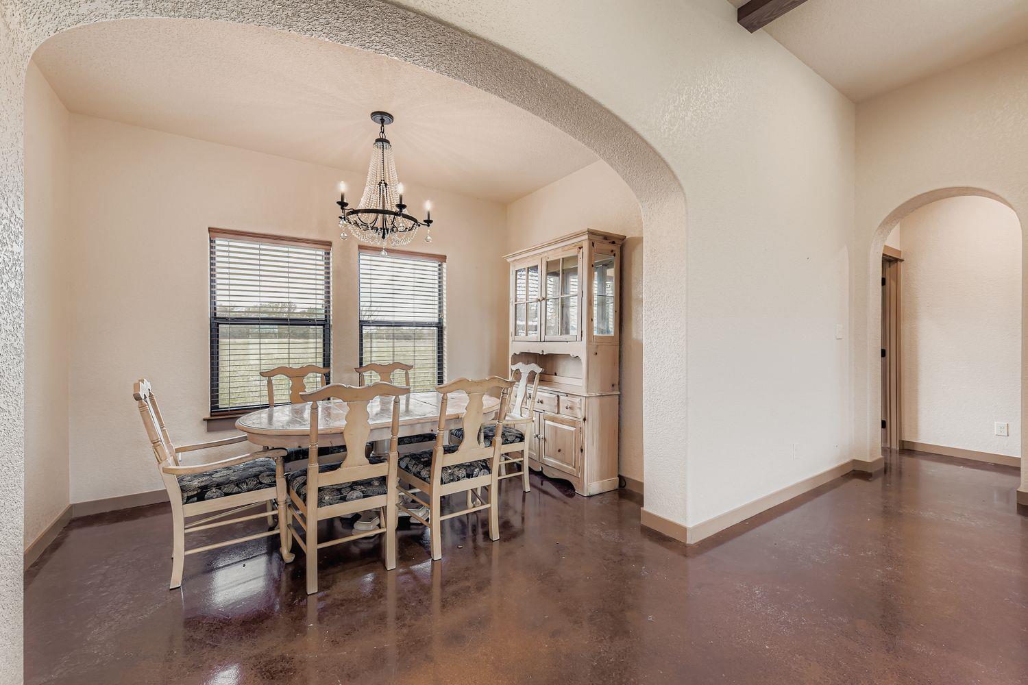 192 Freedom Dr, Georgetown, TX 78626