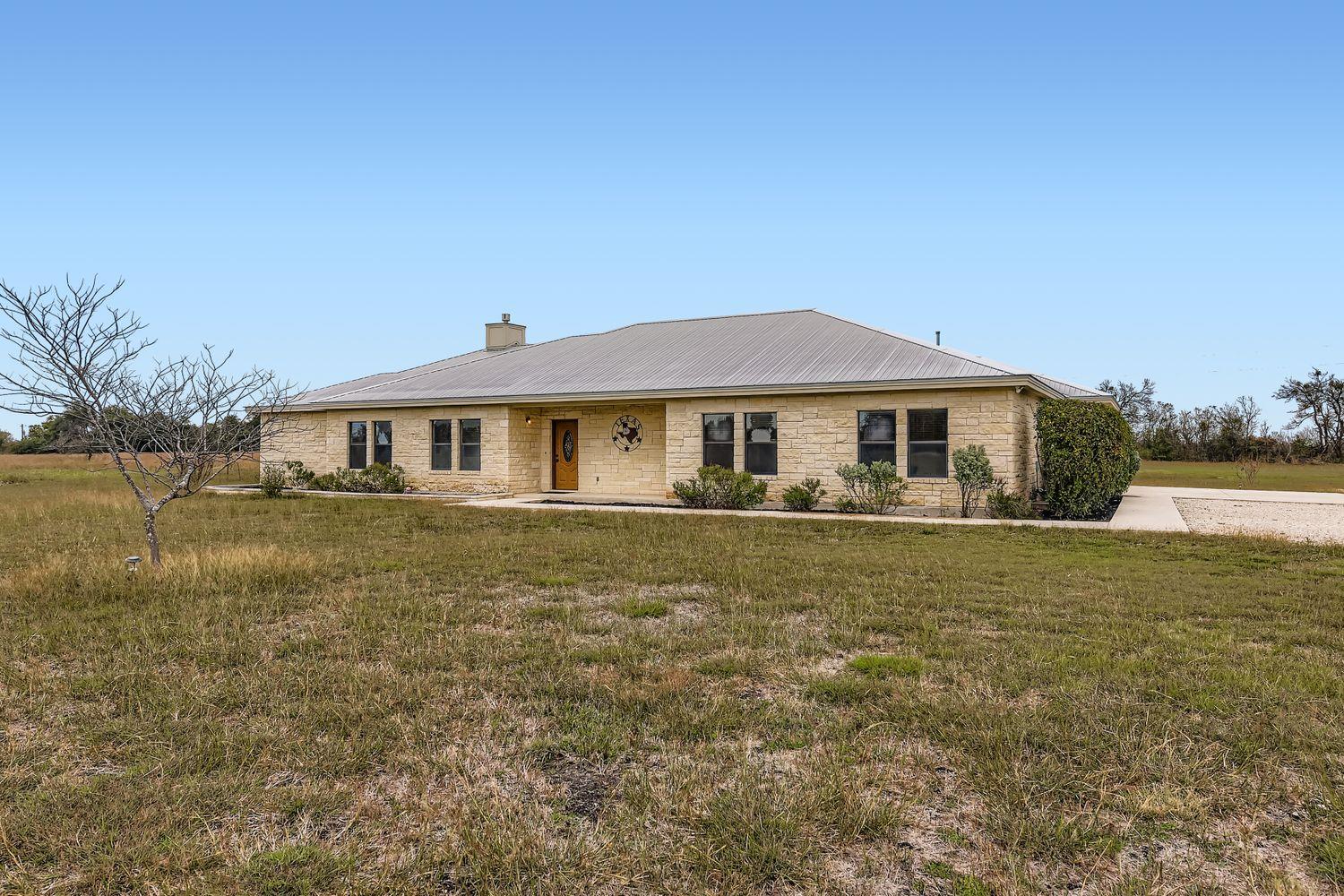 192 Freedom Dr, Georgetown, TX 78626