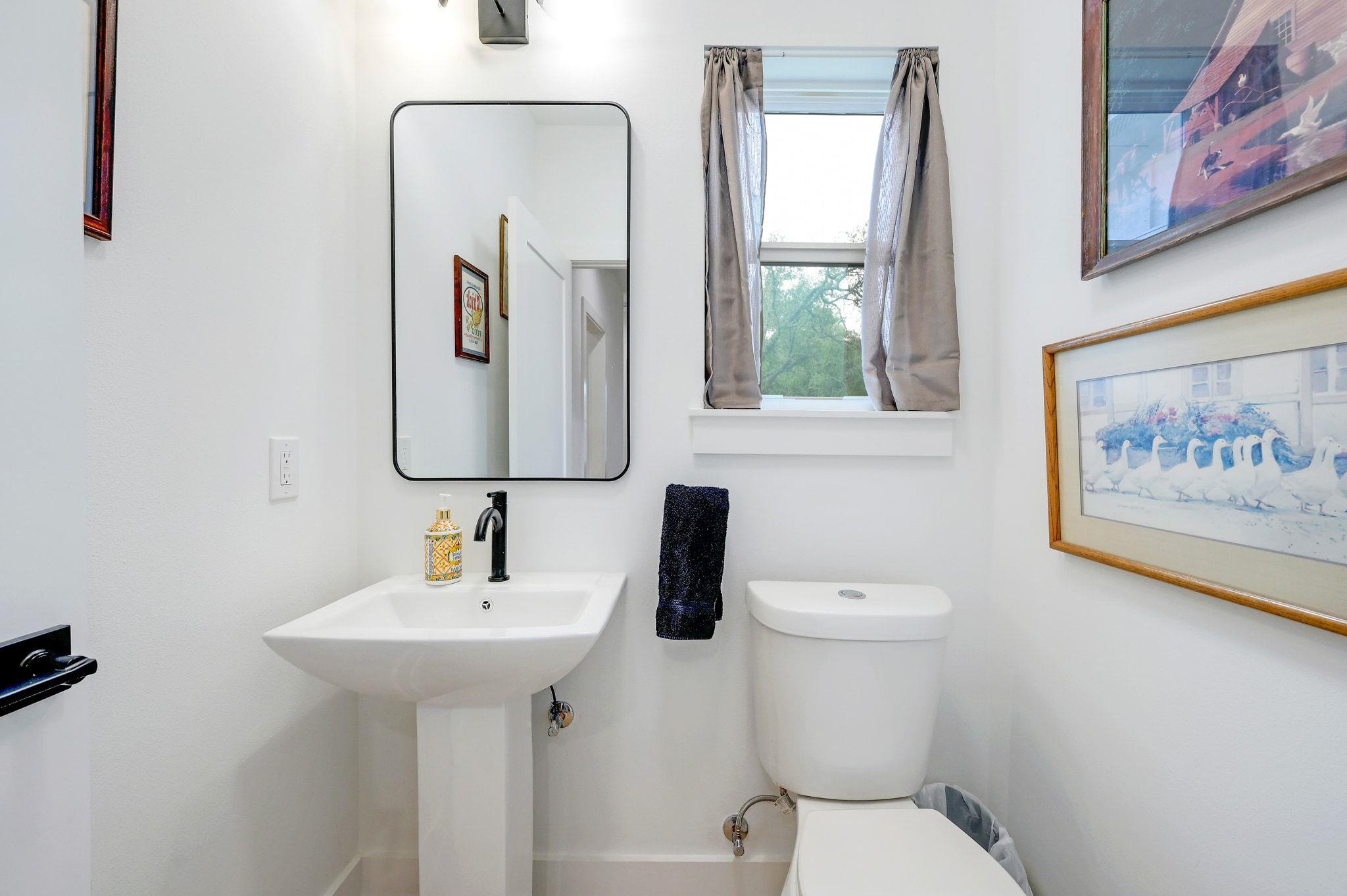 200 Rust Ranch Rd, Blanco, TX 78606