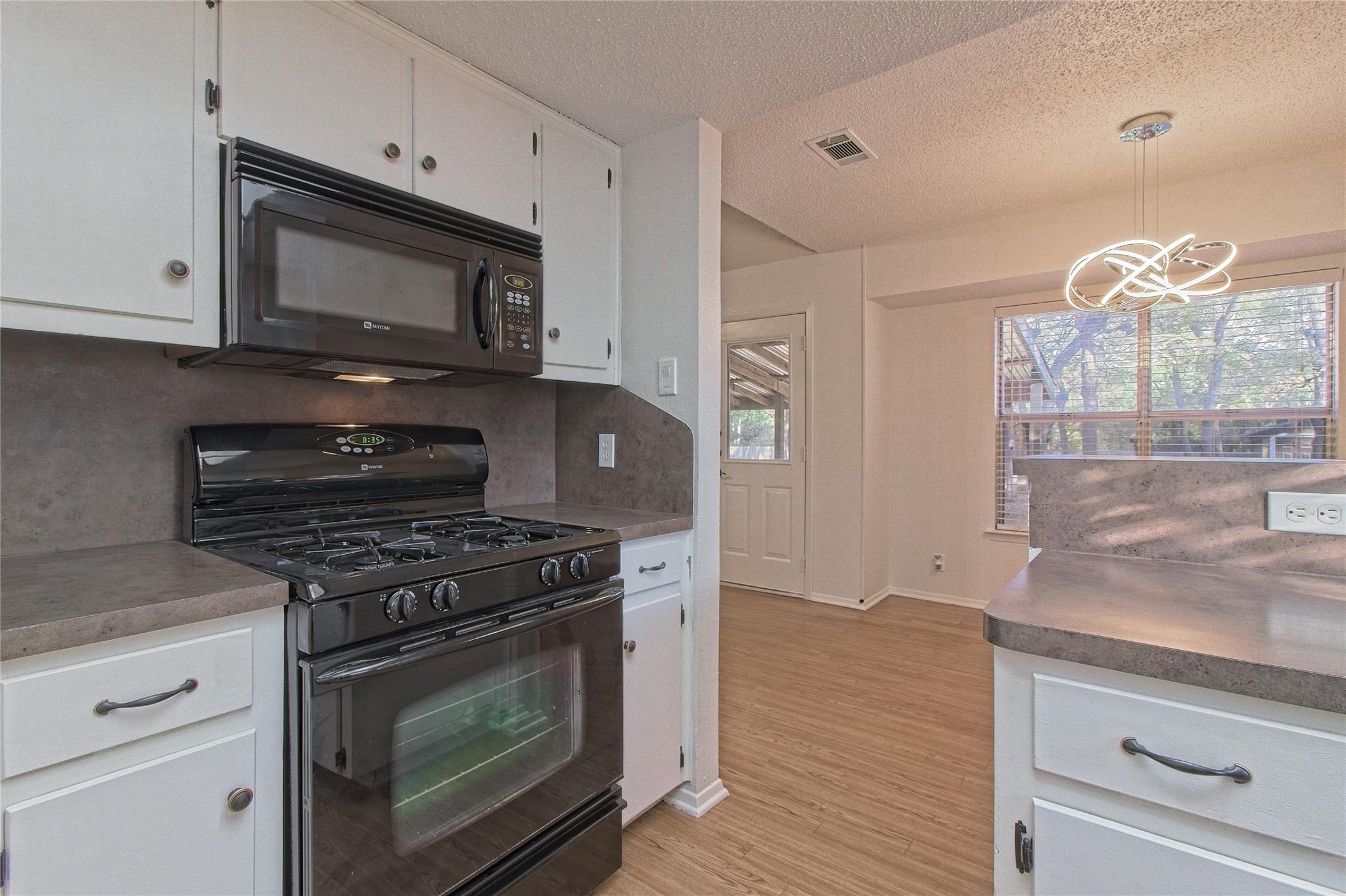 909 Garden Meadow Dr, Georgetown, TX 78628