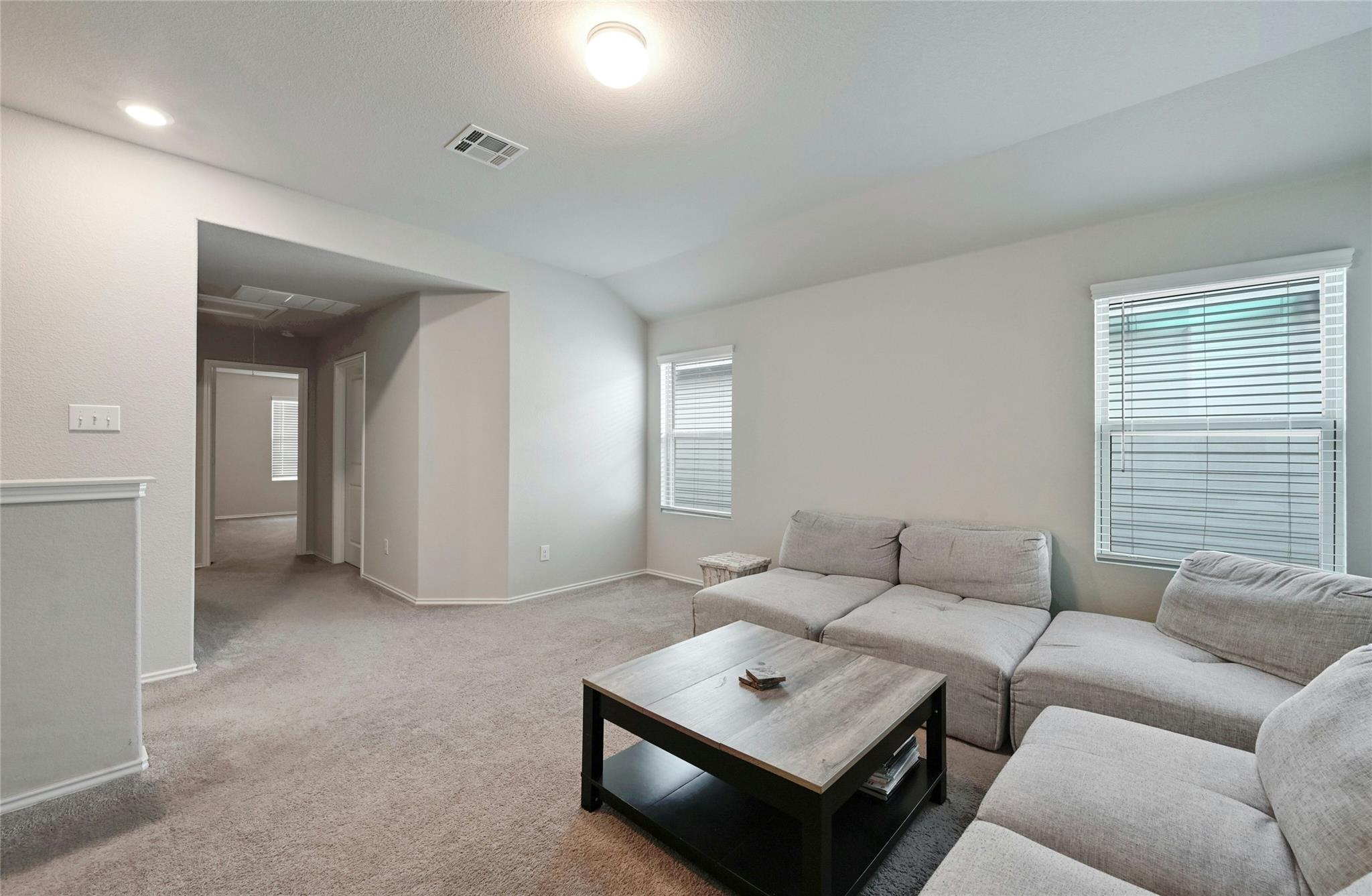 100 Comet Dr # 1I, Jarrell, TX 76537