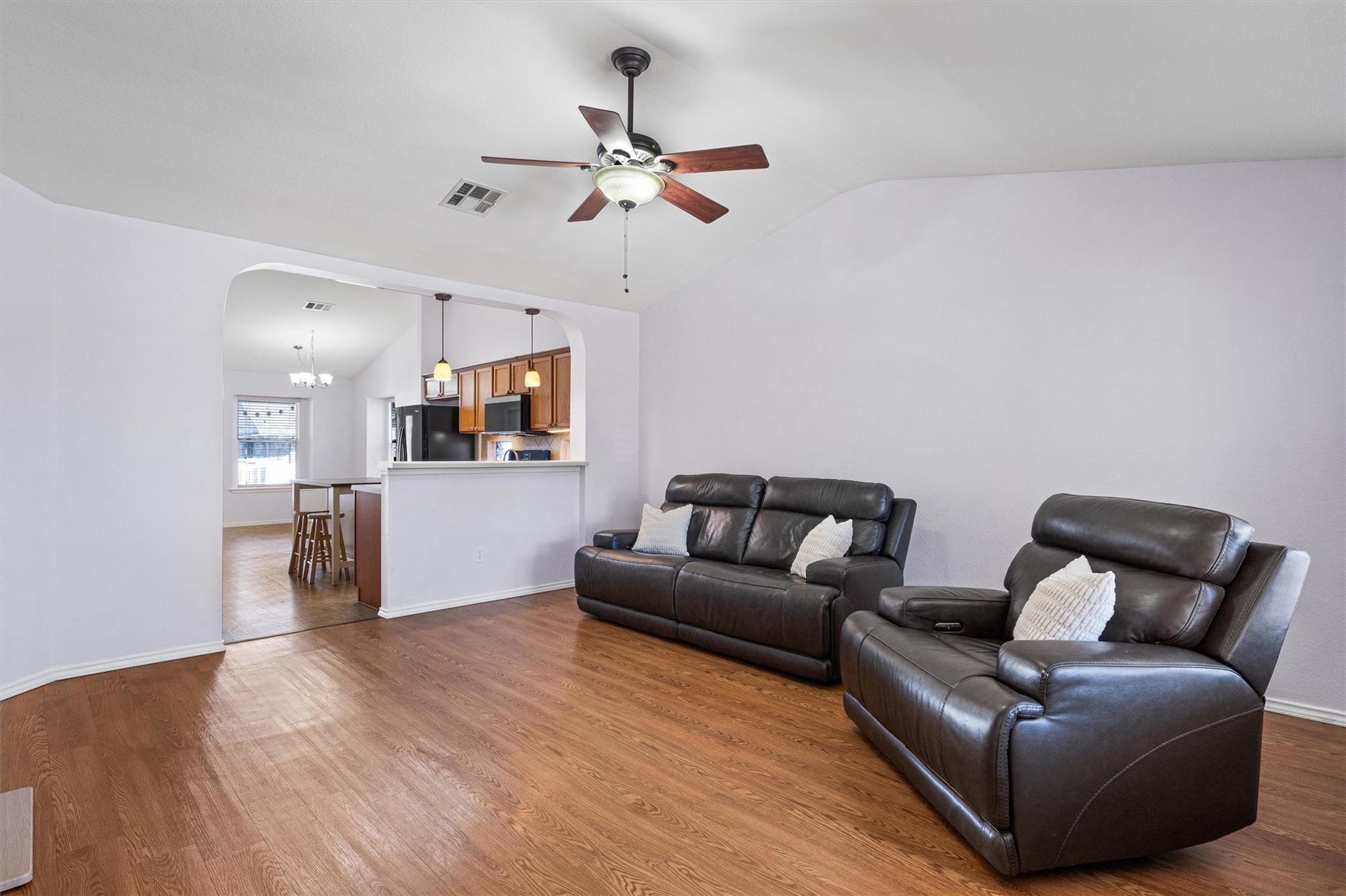 404 Yucca House Dr, Pflugerville, TX 78660