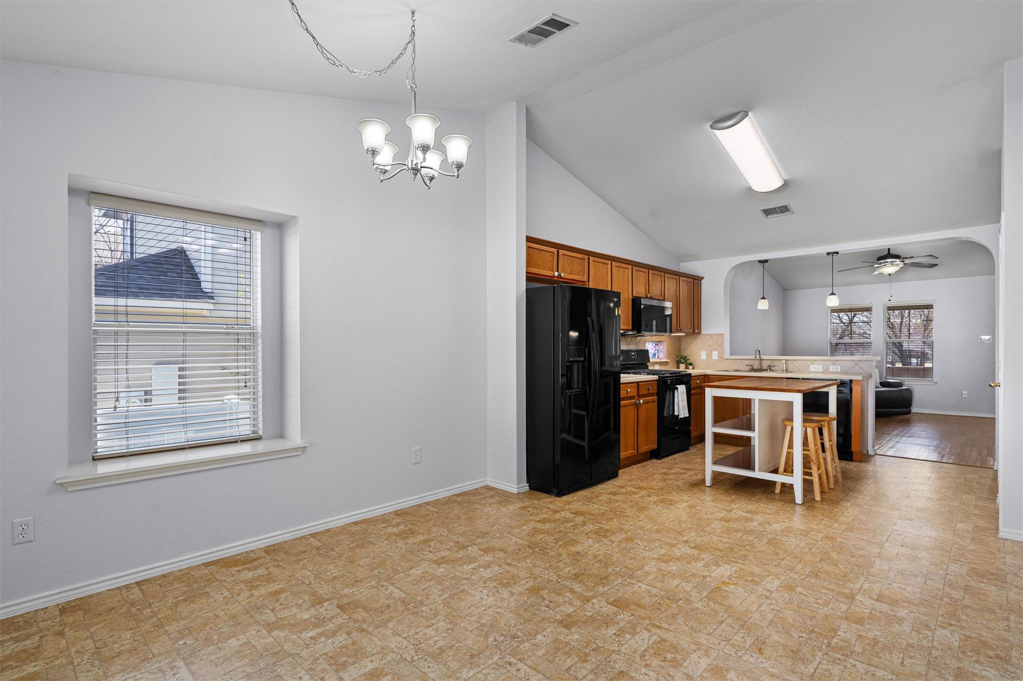 404 Yucca House Dr, Pflugerville, TX 78660