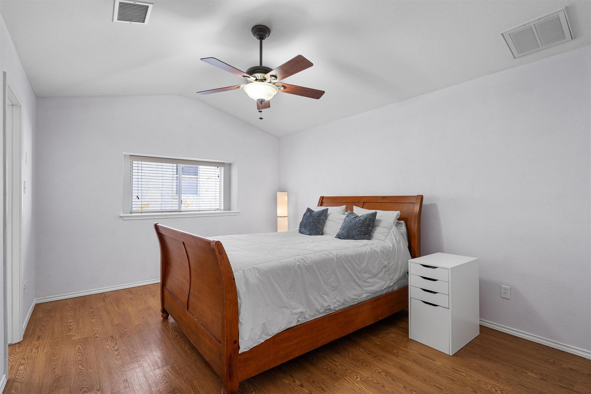 404 Yucca House Dr, Pflugerville, TX 78660