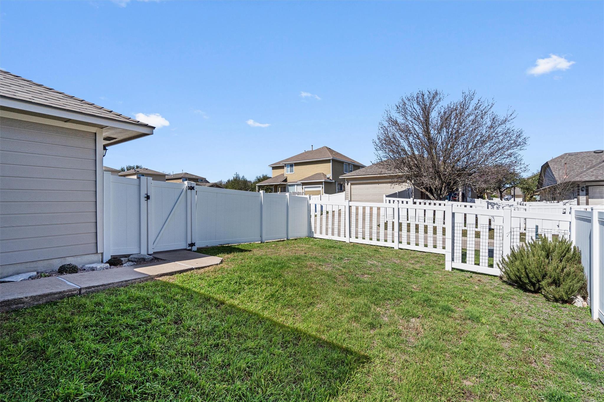 404 Yucca House Dr, Pflugerville, TX 78660