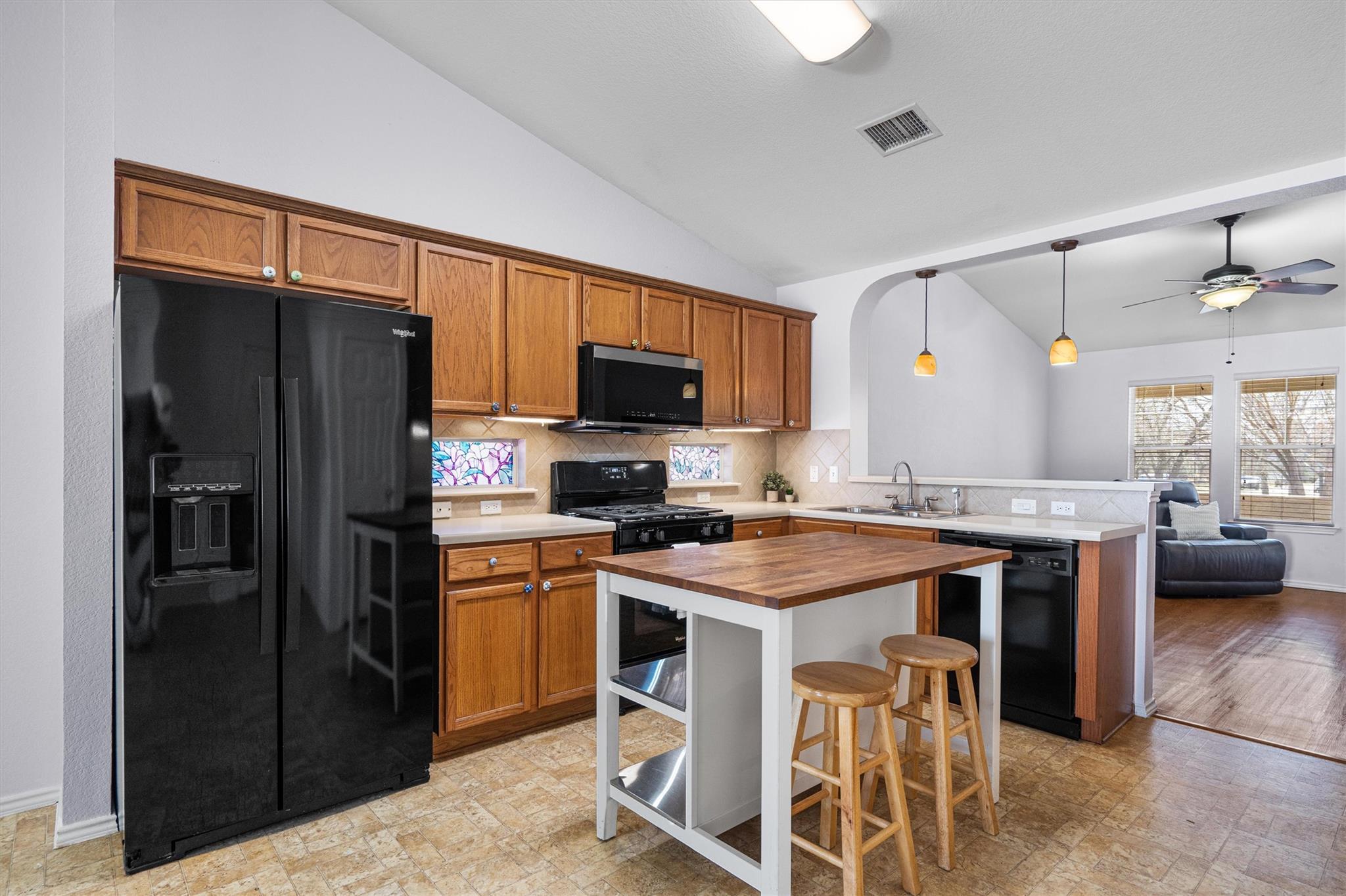 404 Yucca House Dr, Pflugerville, TX 78660