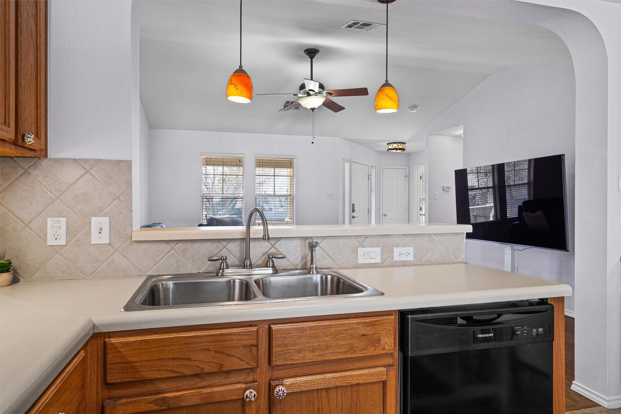 404 Yucca House Dr, Pflugerville, TX 78660