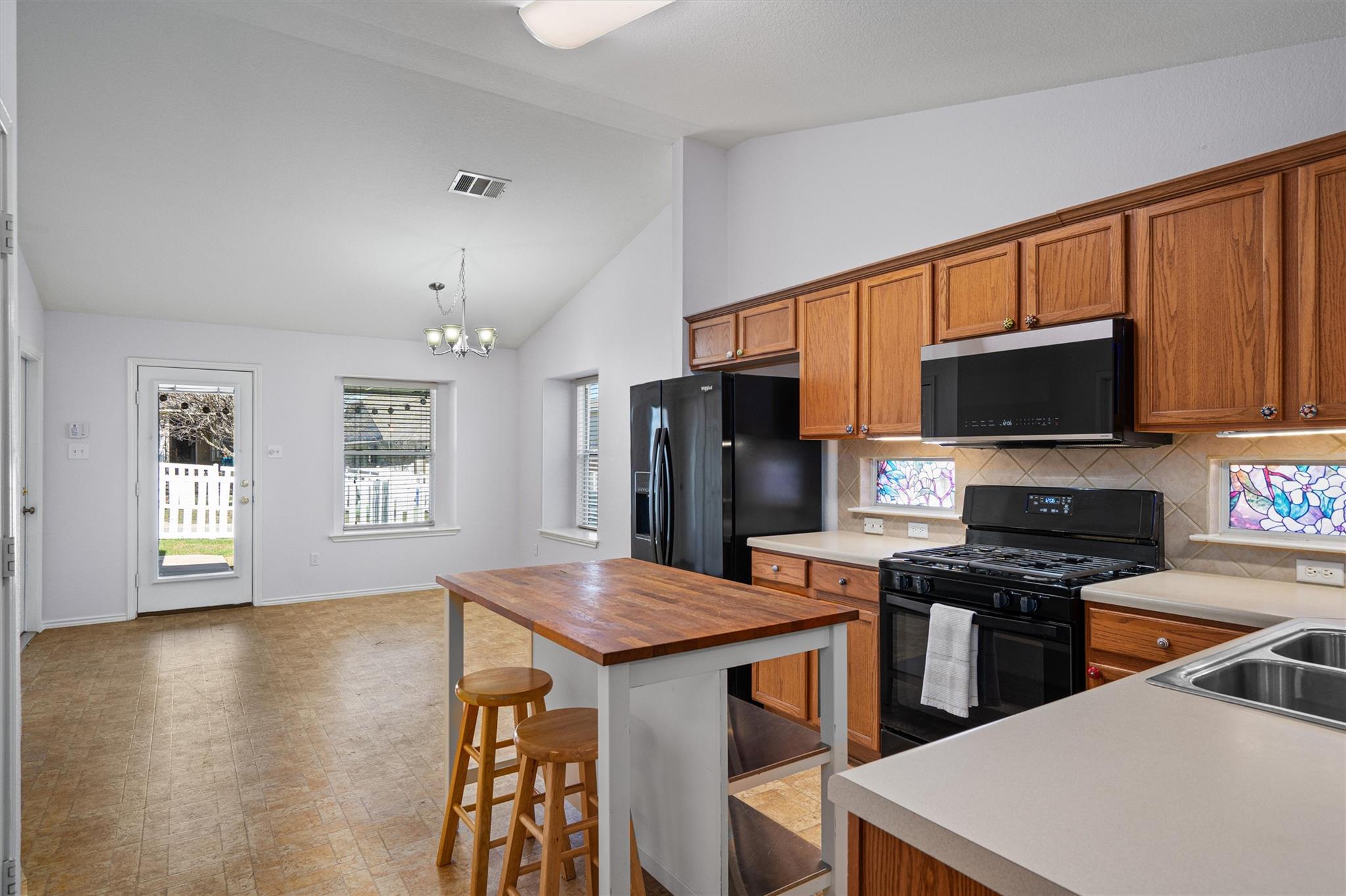 404 Yucca House Dr, Pflugerville, TX 78660