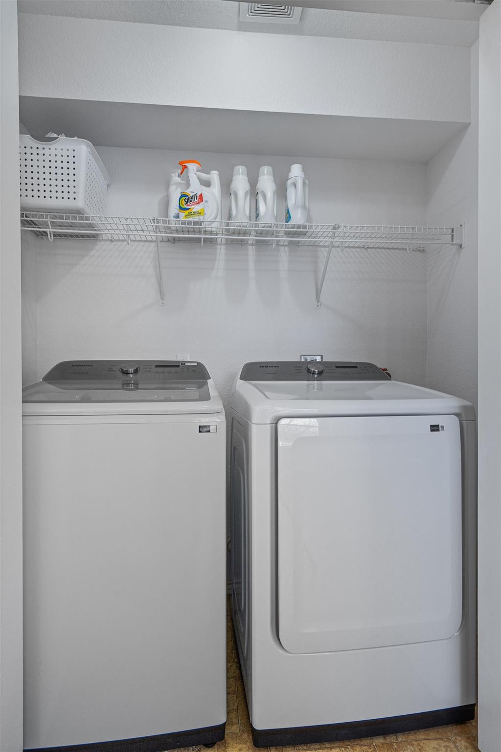 404 Yucca House Dr, Pflugerville, TX 78660