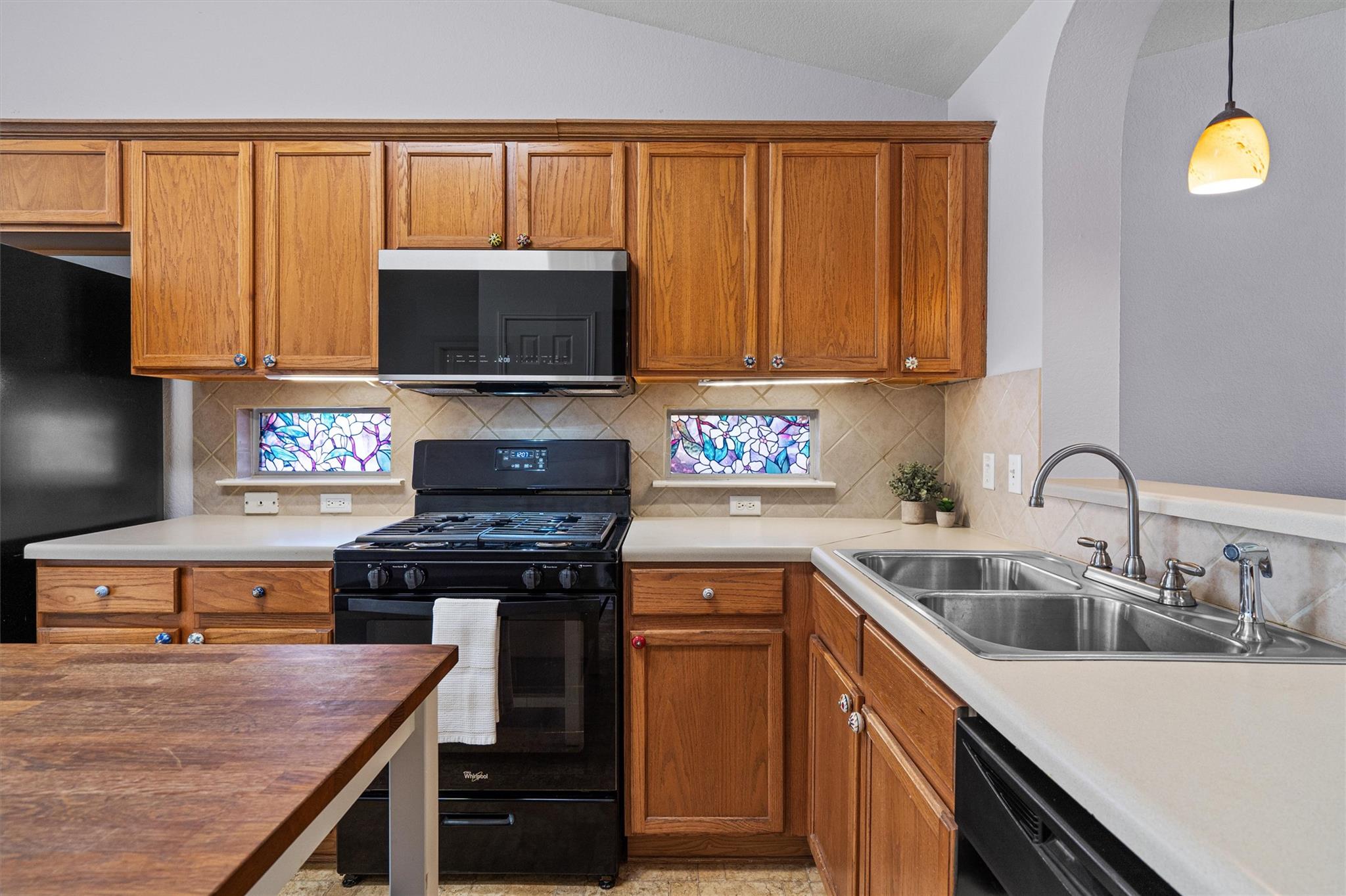 404 Yucca House Dr, Pflugerville, TX 78660