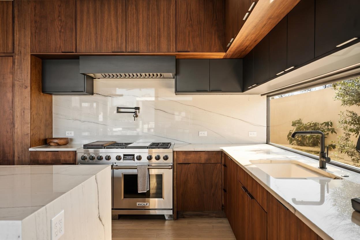 30 Chalmers Ave, Austin, TX 78702