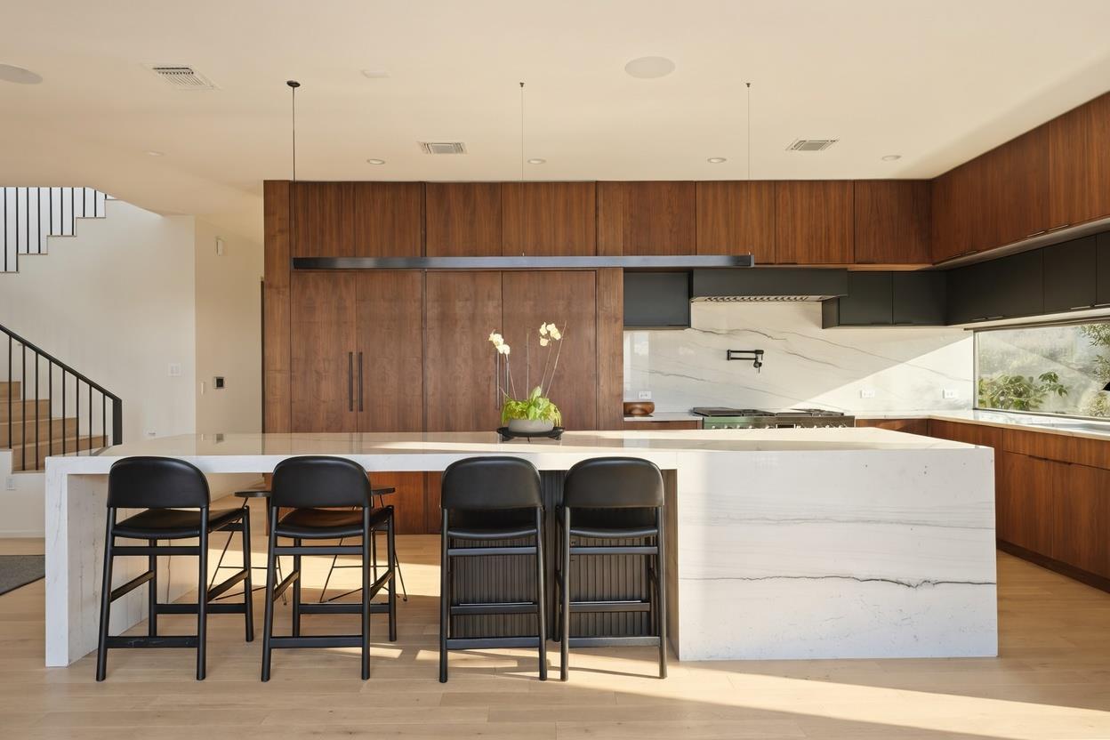 30 Chalmers Ave, Austin, TX 78702